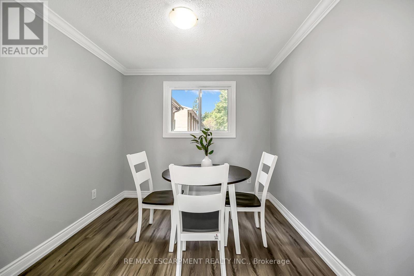 8 - 125 Limeridge Road W, Hamilton (Rolston), Ontario  L9C 2V3 - Photo 16 - X12377786
