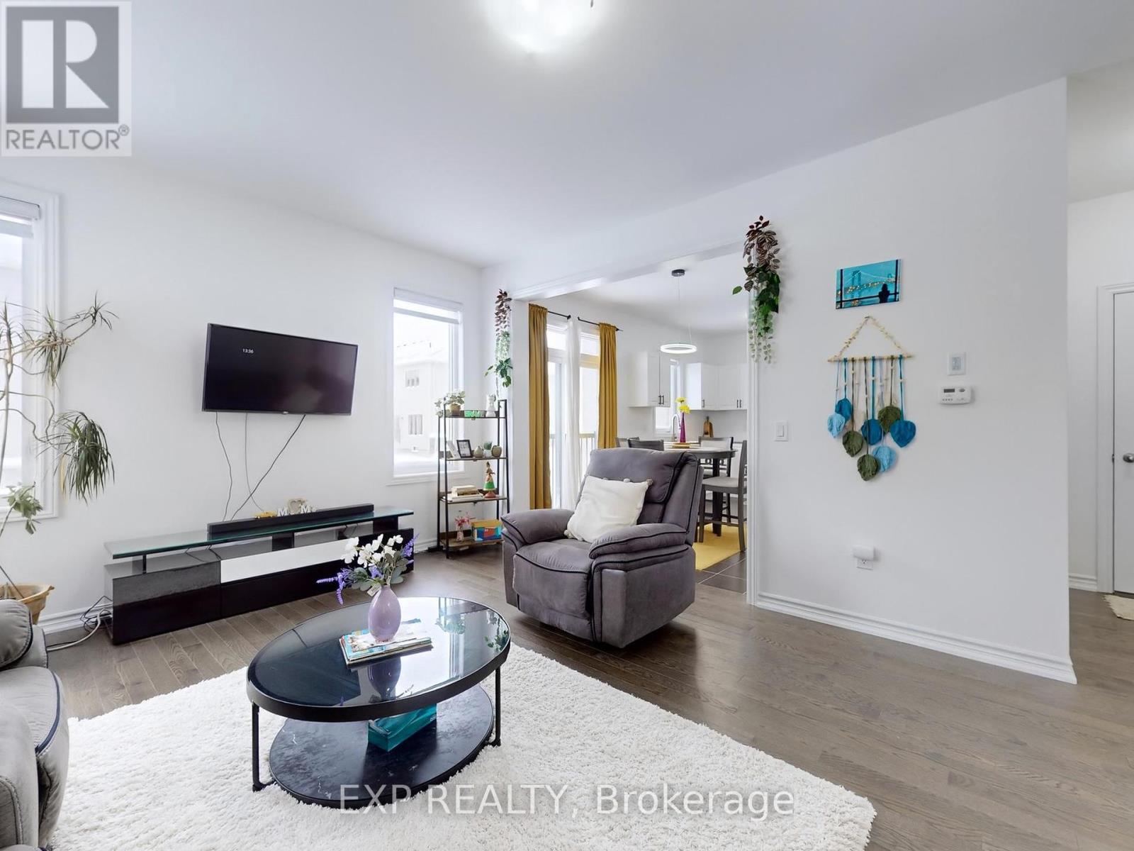 32 Doc Lougheed Avenue, Southgate, Ontario  N0C 1B0 - Photo 7 - X12377829