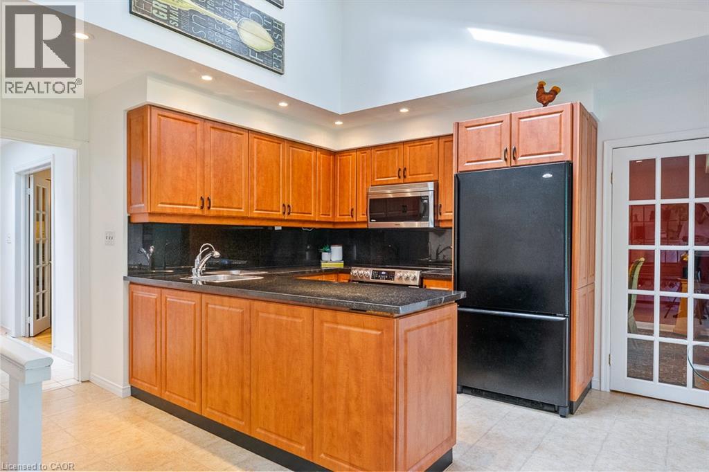 1373 Queen Victoria Avenue, Mississauga, Ontario  L5H 3H2 - Photo 10 - 40765332