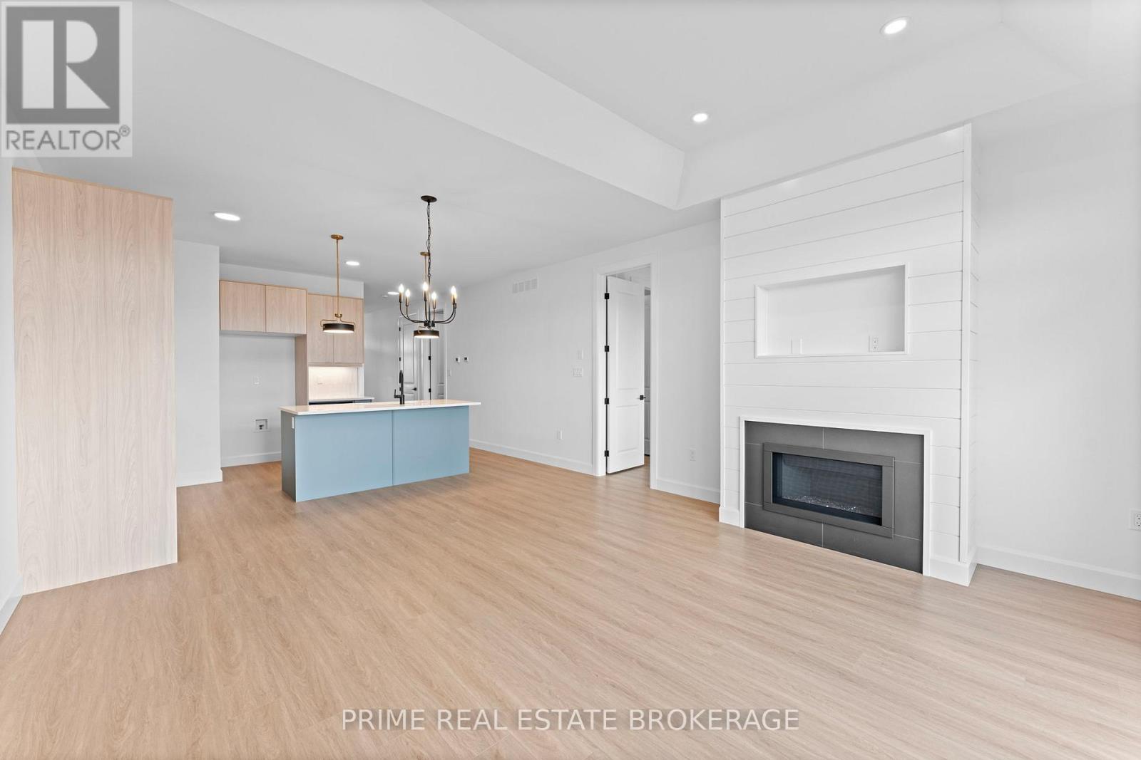 1 - 110 Coastal Crescent, Lambton Shores (Grand Bend), Ontario  N0M 1T0 - Photo 11 - X12378114