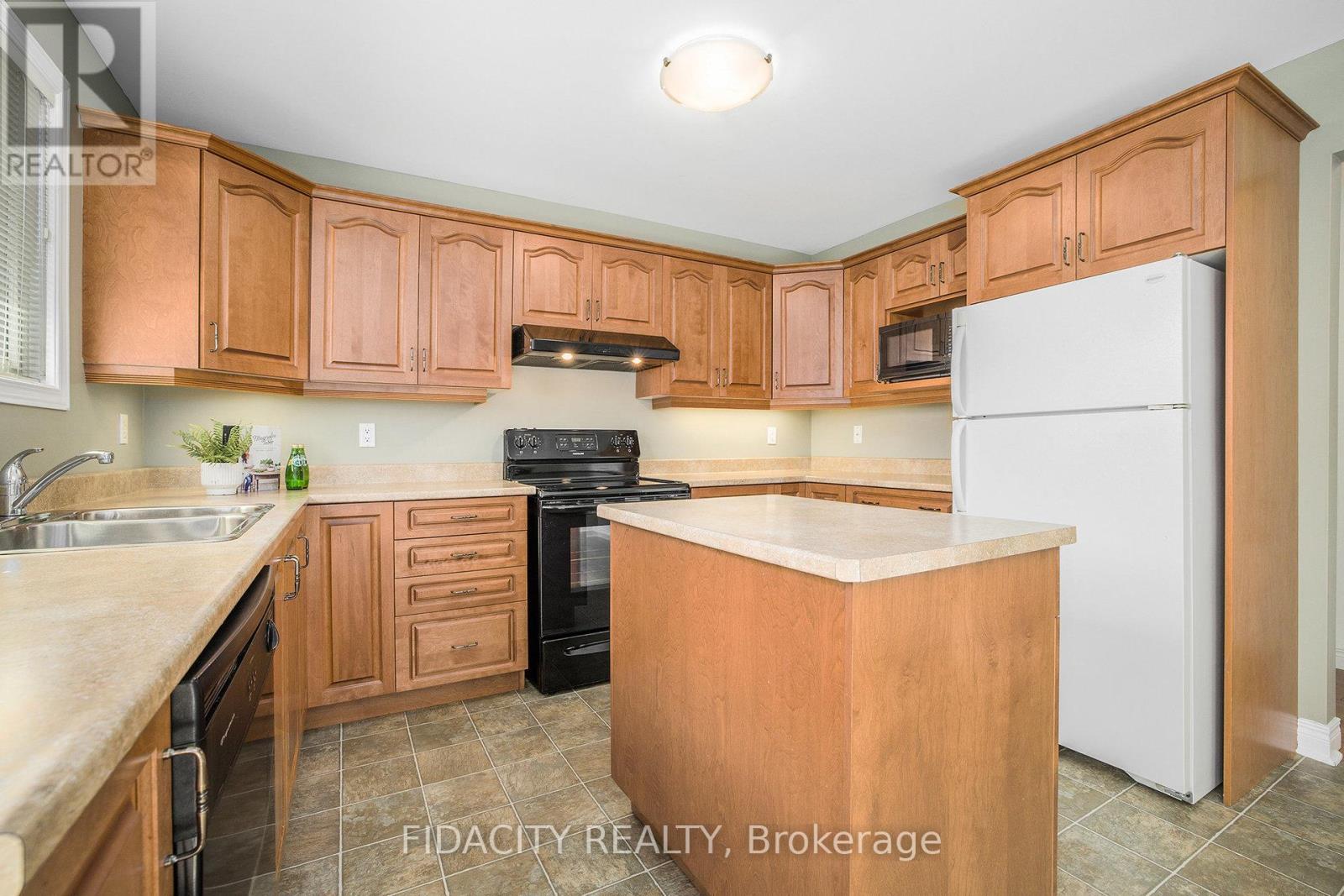616 Clothier Street E, North Grenville, Ontario  K0G 1J0 - Photo 10 - X12378104