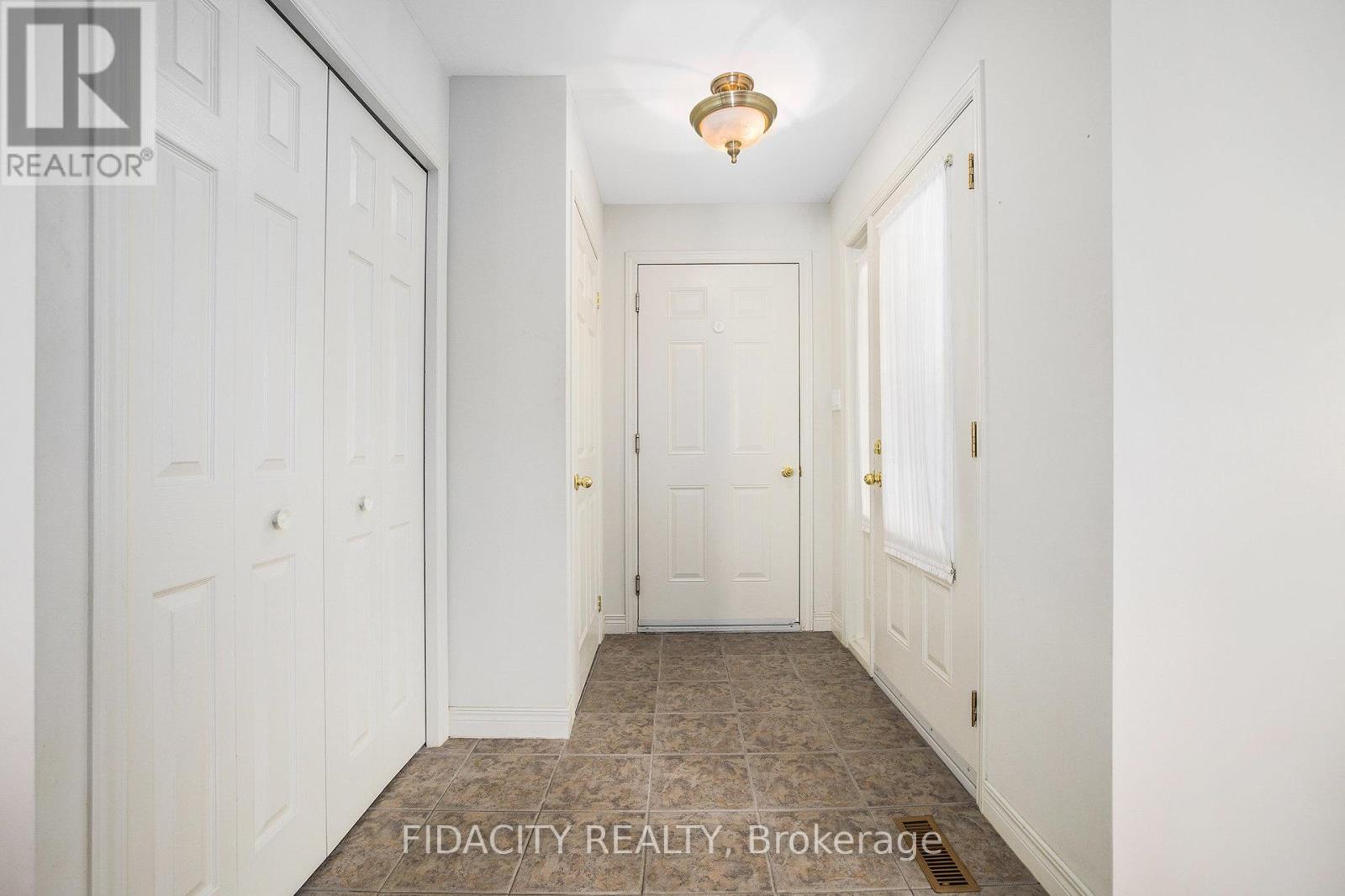 616 Clothier Street E, North Grenville, Ontario  K0G 1J0 - Photo 2 - X12378104
