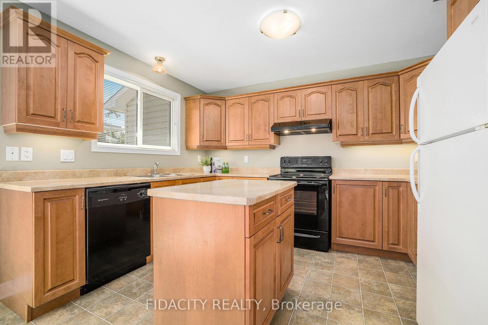 616 Clothier Street E, North Grenville, Ontario  K0G 1J0 - Photo 9 - X12378104
