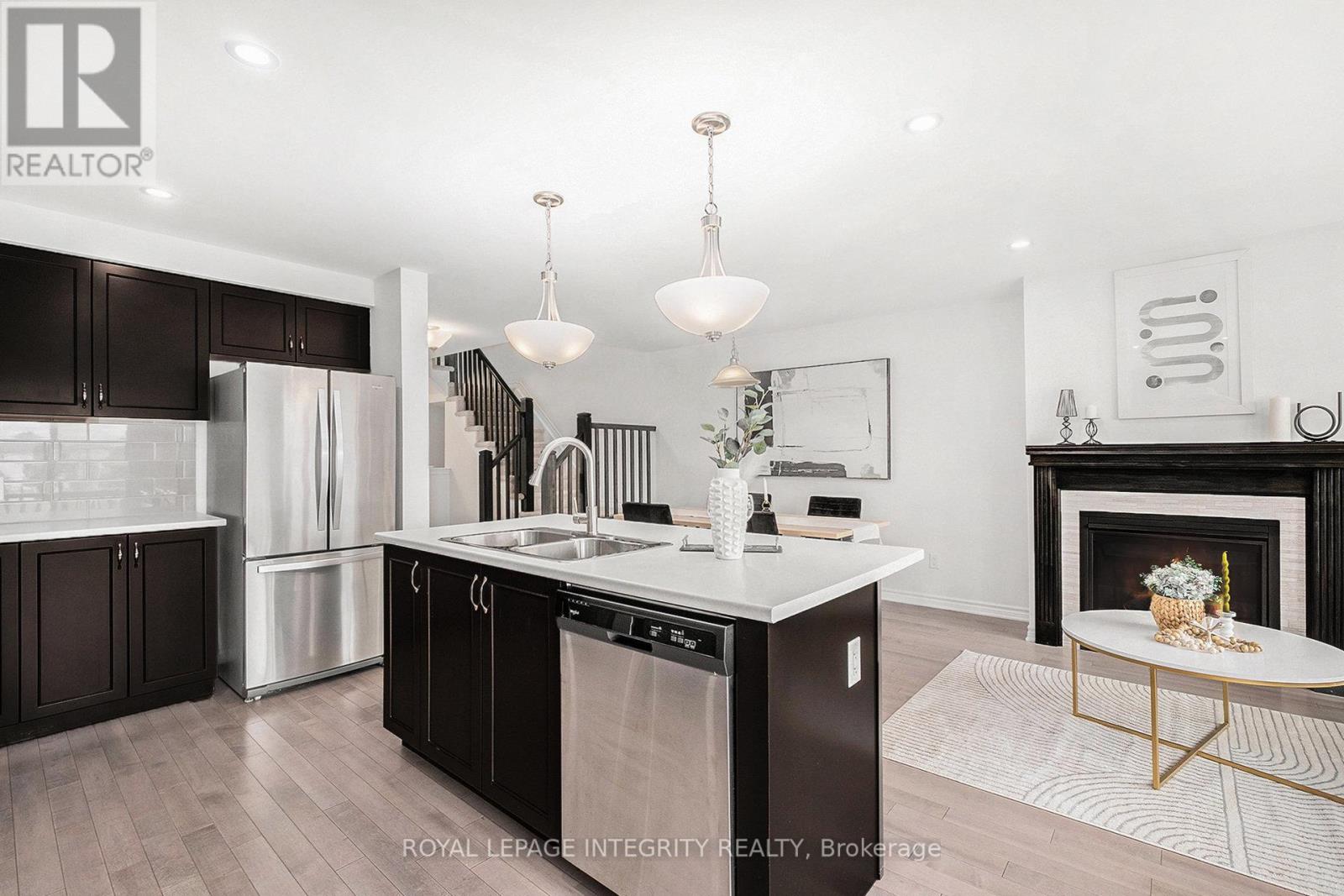 305 Lipizzaner Street, Ottawa, Ontario  K2S 0X8 - Photo 13 - X12378136