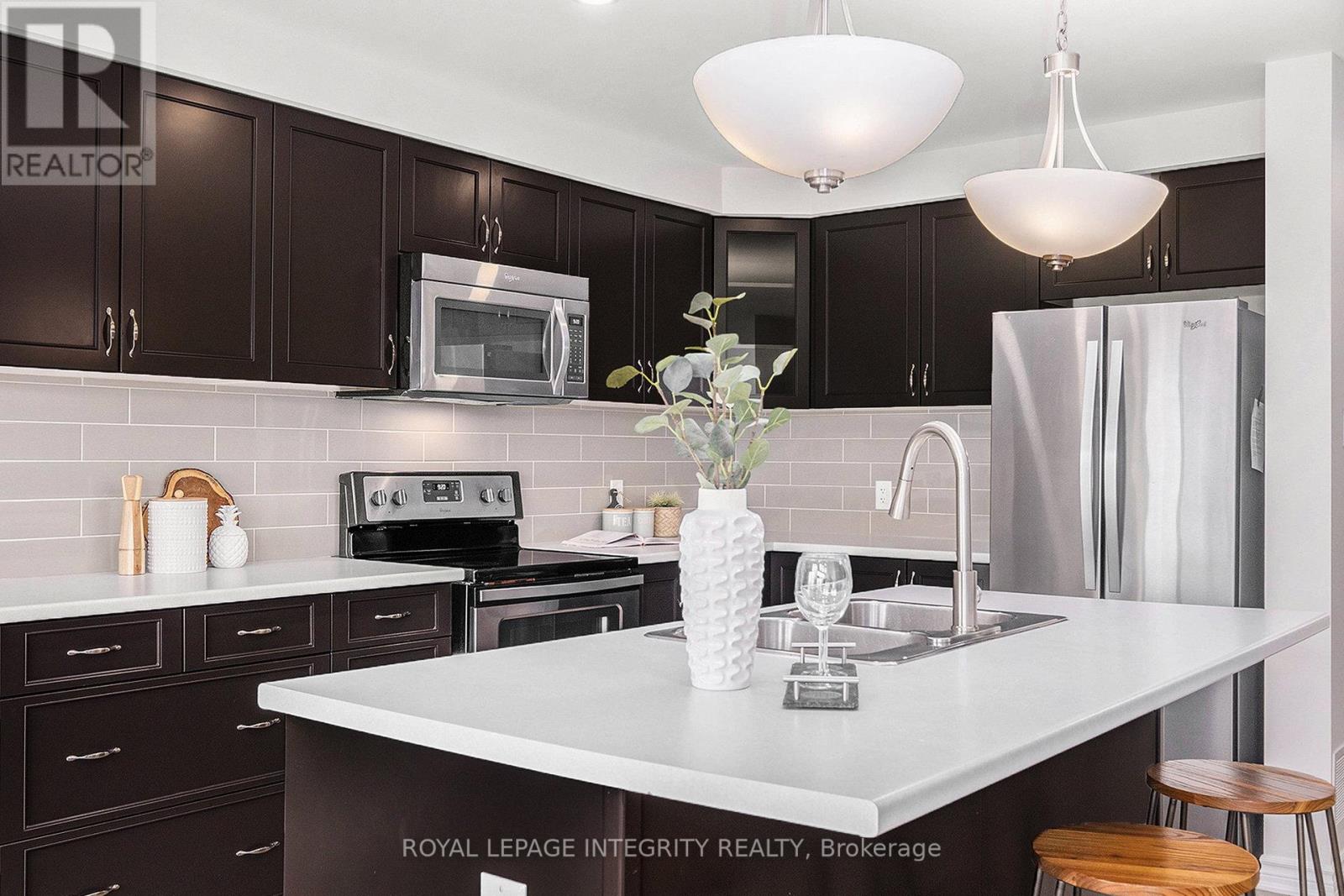 305 Lipizzaner Street, Ottawa, Ontario  K2S 0X8 - Photo 14 - X12378136