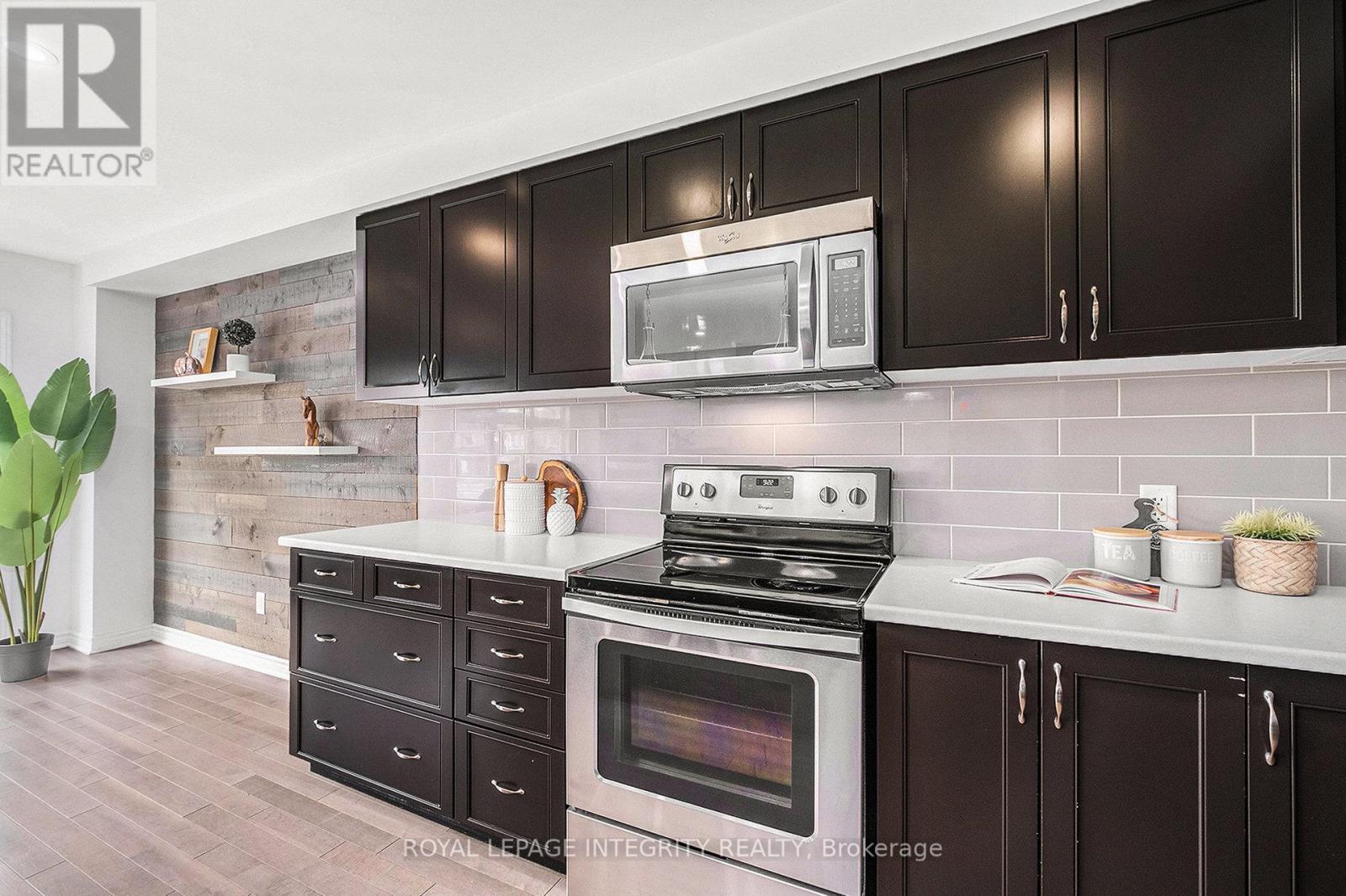 305 Lipizzaner Street, Ottawa, Ontario  K2S 0X8 - Photo 17 - X12378136