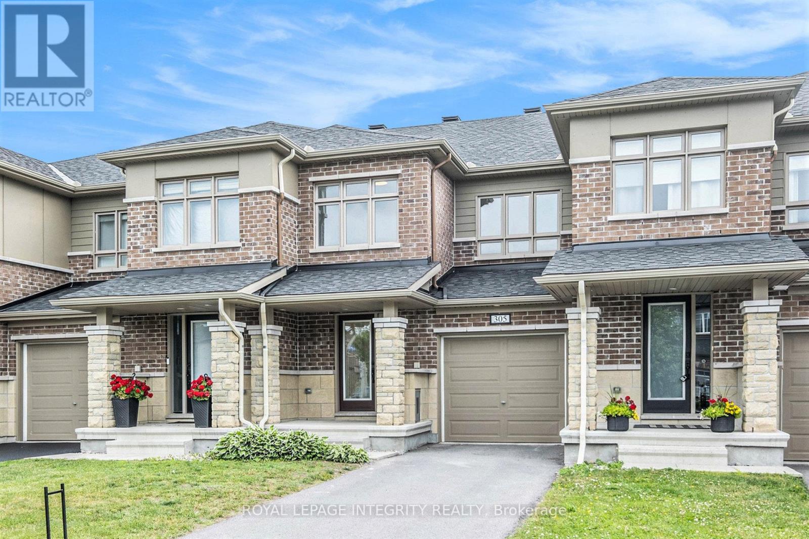 305 Lipizzaner Street, Ottawa, Ontario  K2S 0X8 - Photo 2 - X12378136
