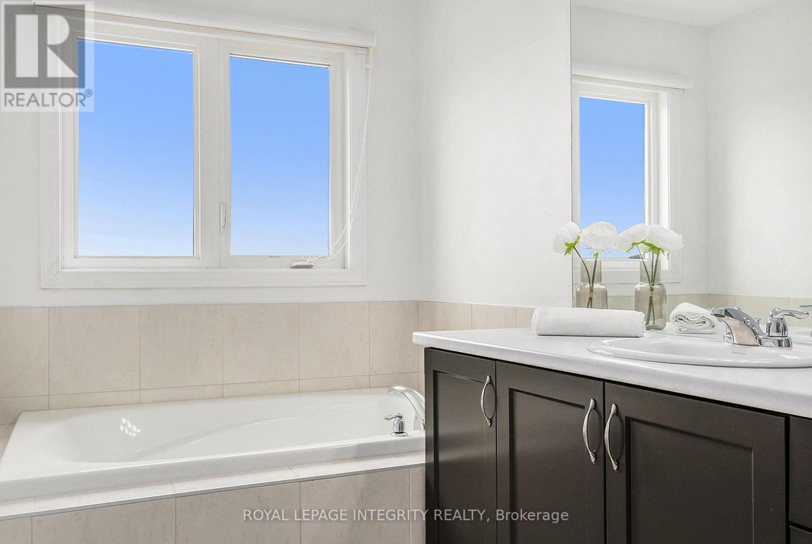 305 Lipizzaner Street, Ottawa, Ontario  K2S 0X8 - Photo 26 - X12378136