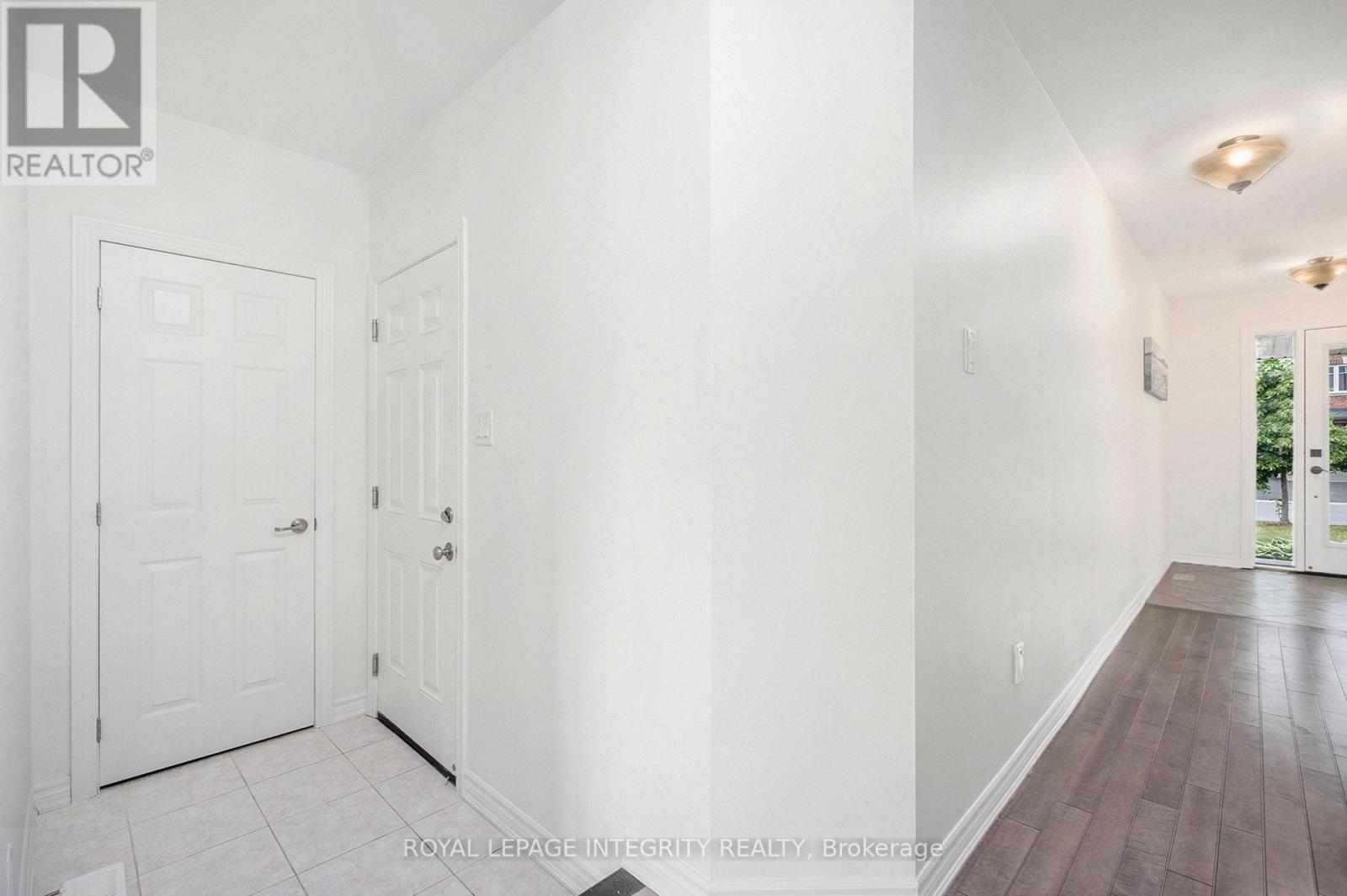 305 Lipizzaner Street, Ottawa, Ontario  K2S 0X8 - Photo 5 - X12378136