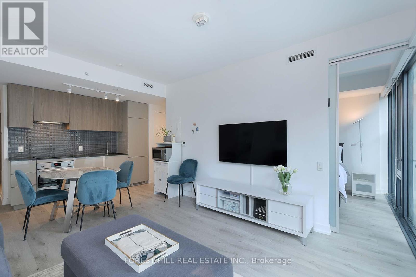 711 - 161 Roehampton Avenue, Toronto, Ontario  M4P 1P9 - Photo 10 - C12377912