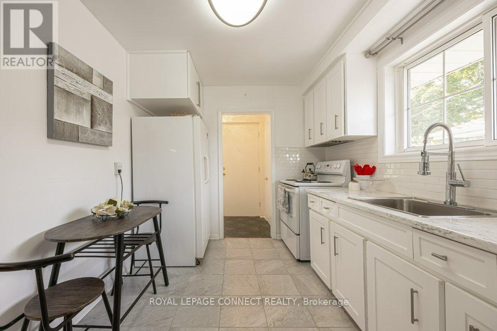 2 Ailsa Craig Court, Toronto (Westminster-Branson), Ontario  M2R 2B8 - Photo 13 - C12377951