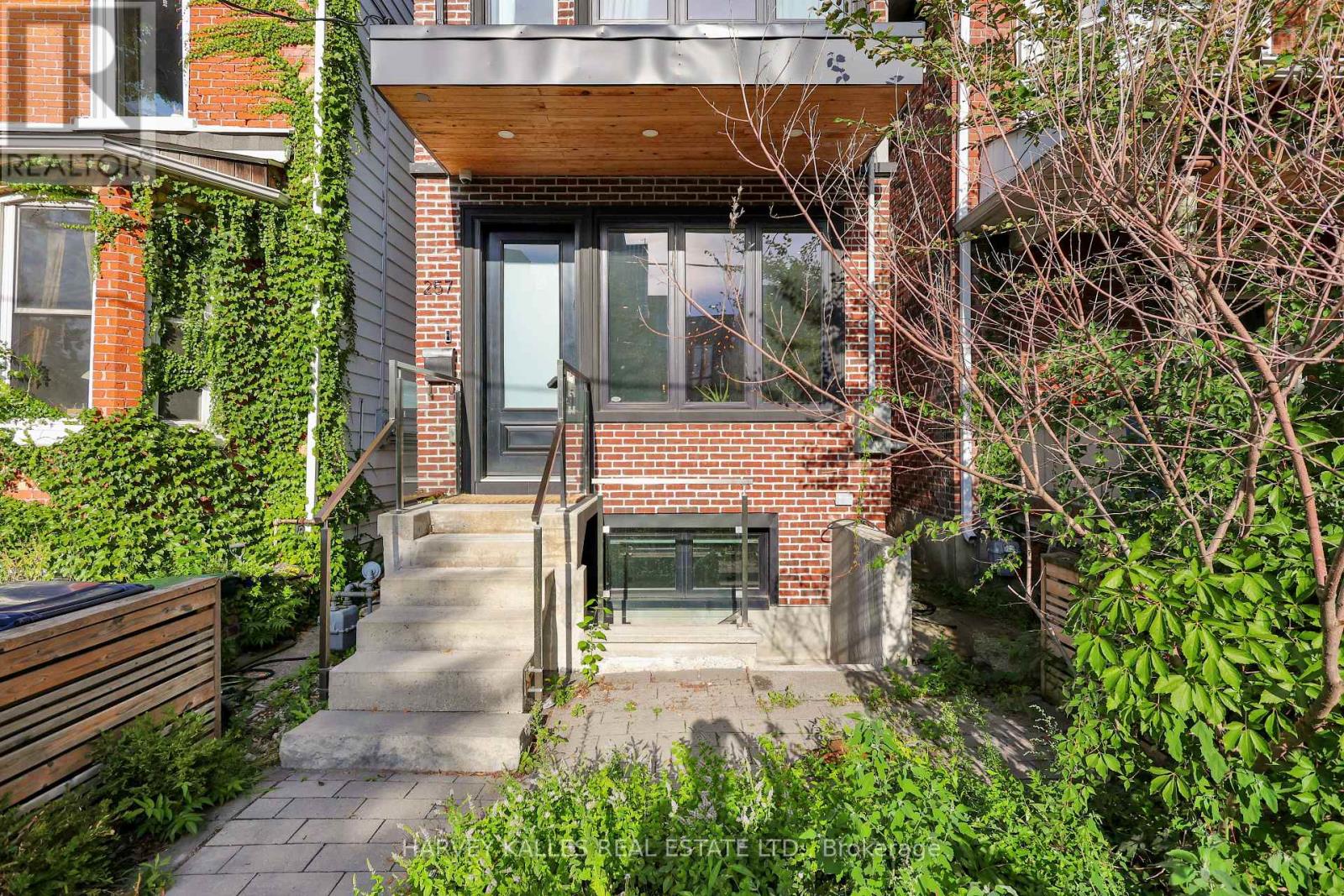 Property at 257 BORDEN STREET image 3