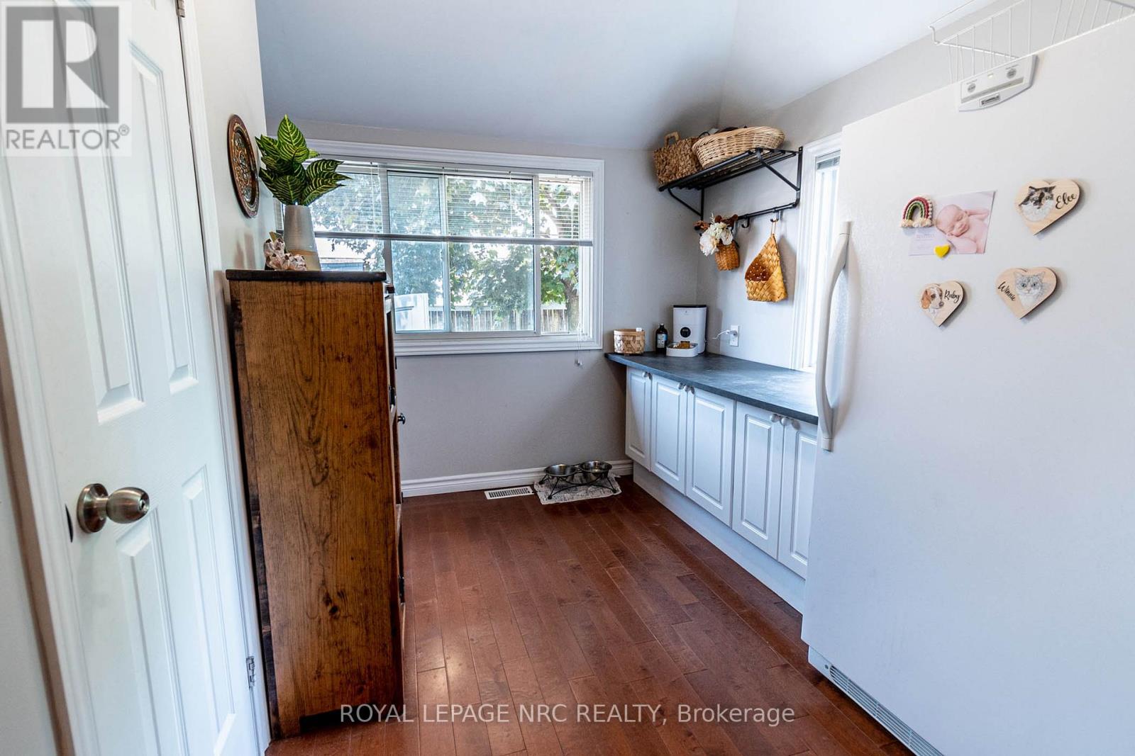 13 Violet Street, St. Catharines, Ontario  L2S 2X1 - Photo 12 - X12378146