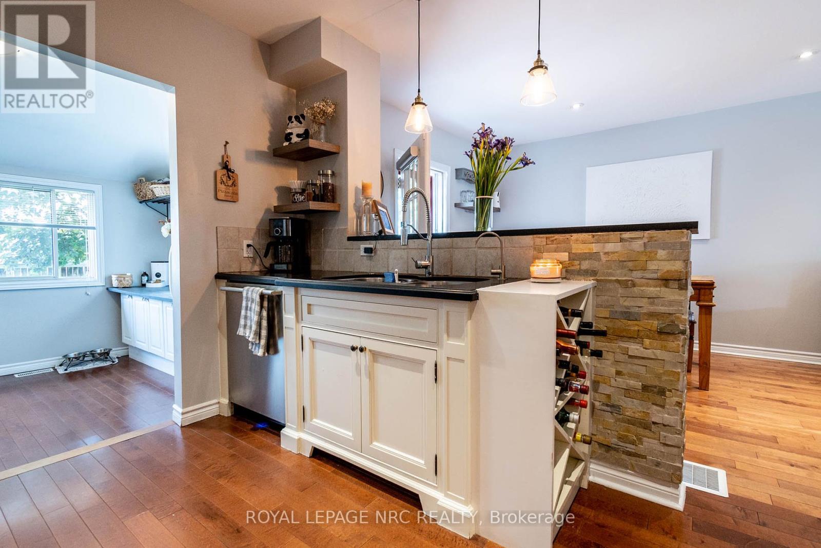 13 Violet Street, St. Catharines, Ontario  L2S 2X1 - Photo 16 - X12378146