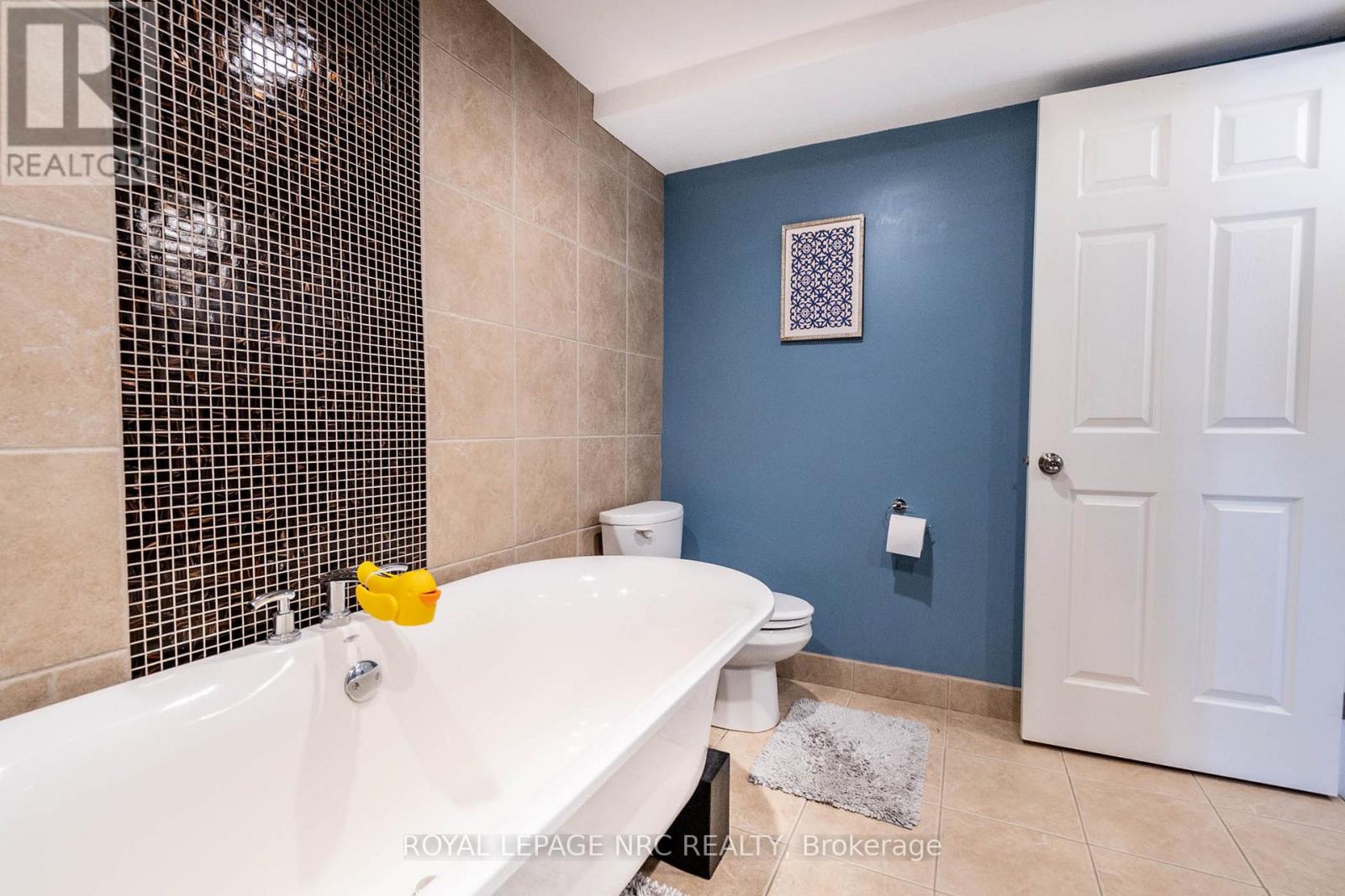 13 Violet Street, St. Catharines, Ontario  L2S 2X1 - Photo 22 - X12378146
