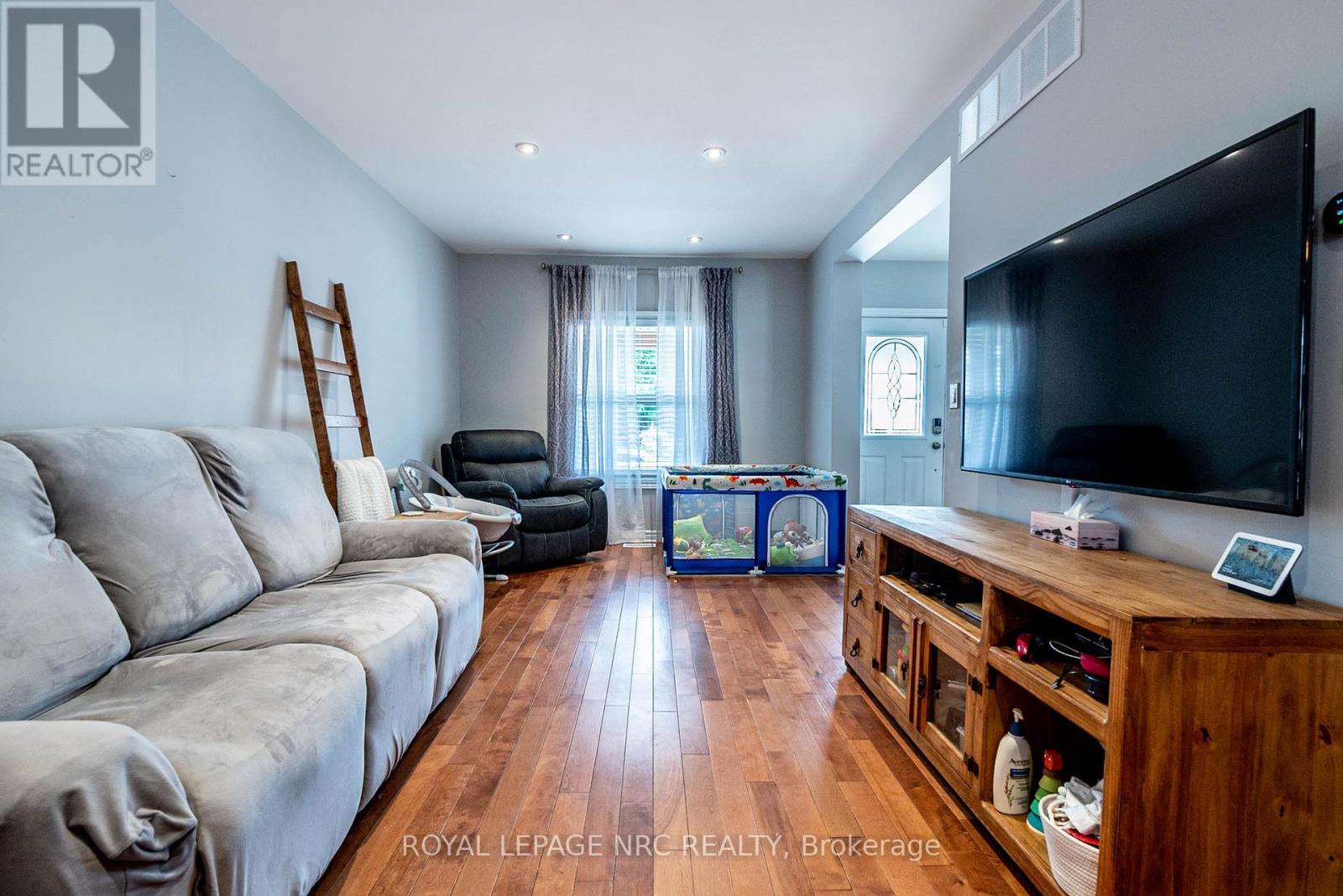 13 Violet Street, St. Catharines, Ontario  L2S 2X1 - Photo 8 - X12378146