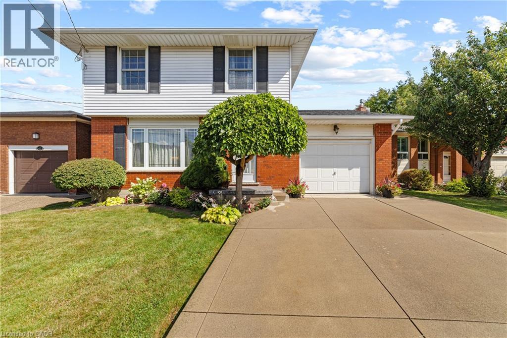 47 LEAWAY Avenue, Hamilton, Ontario