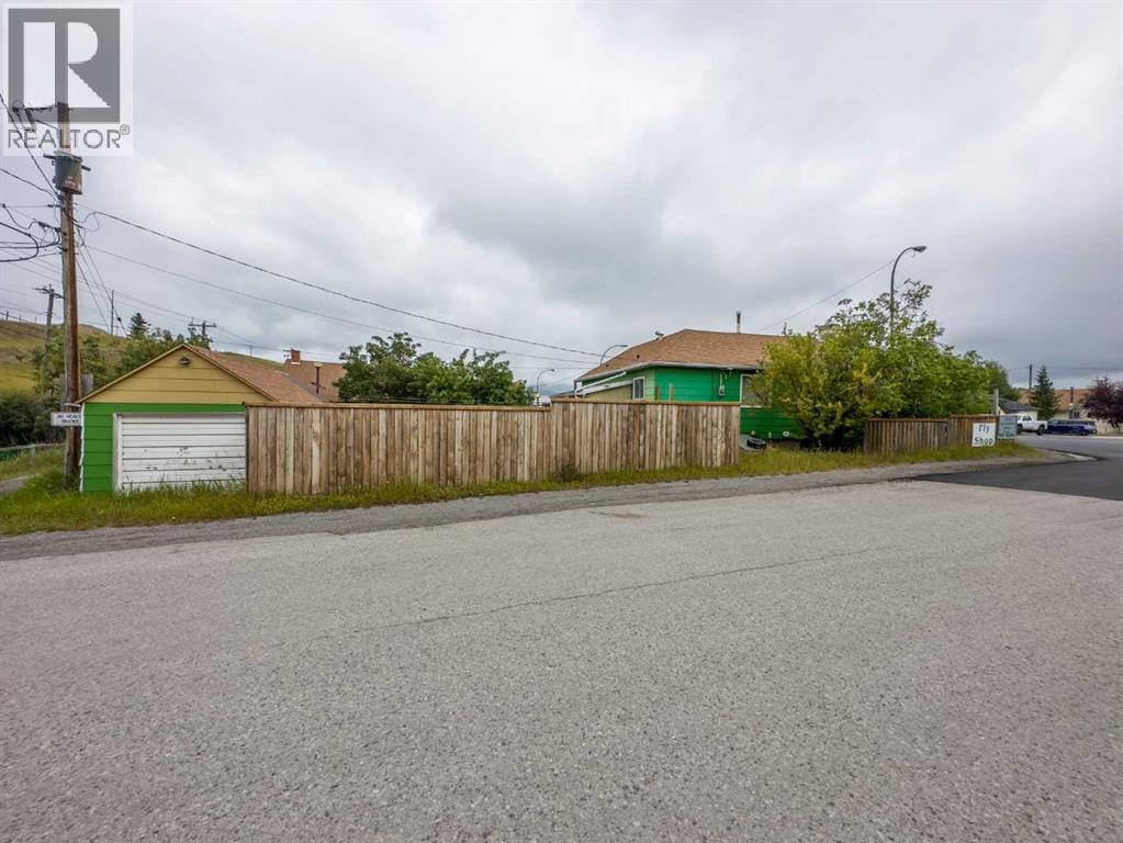 8301 20 Avenue, Coleman, Alberta  T0K 0M0 - Photo 18 - A2148468