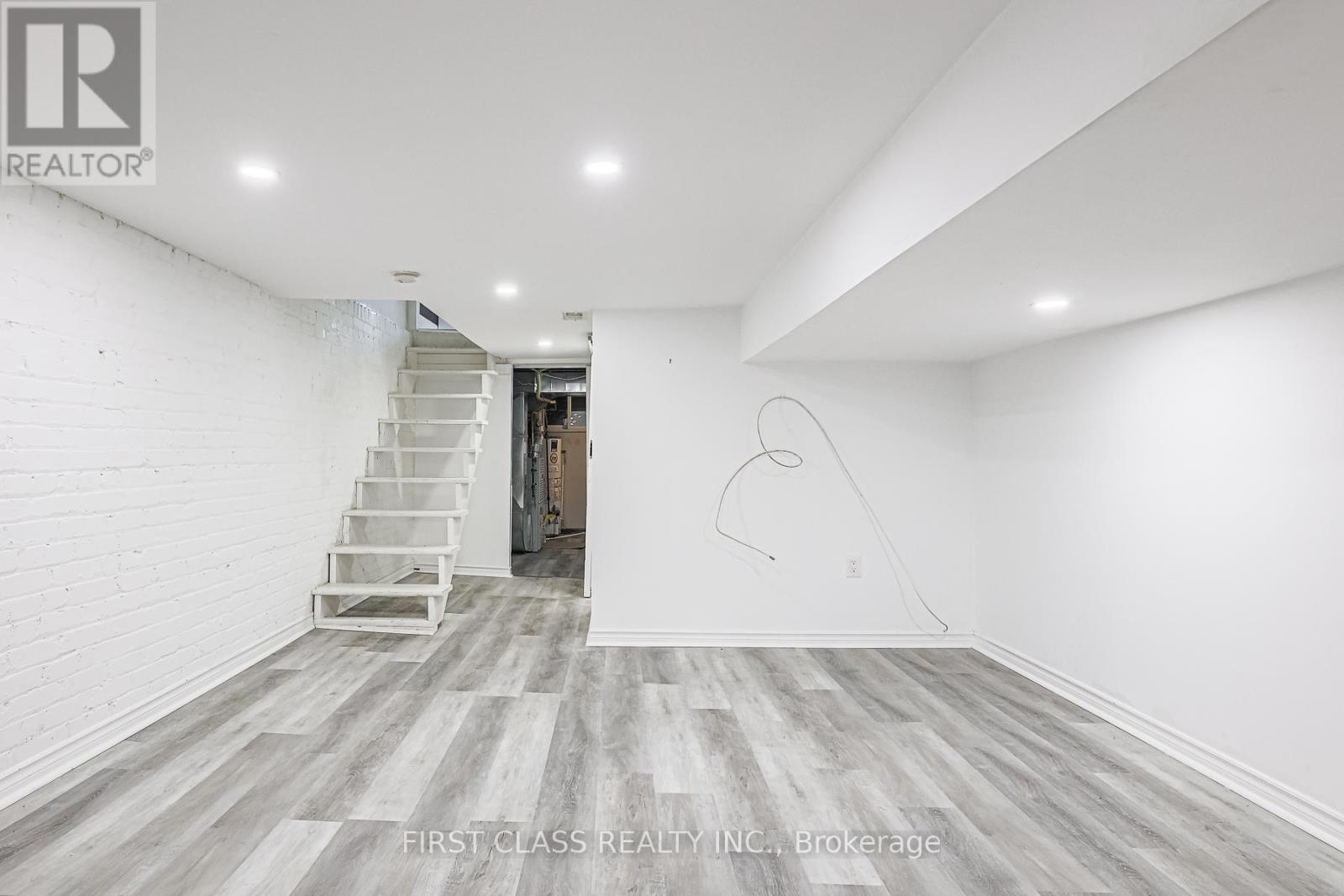 53 Aldridge Avenue, Toronto, Ontario  M4C 3W3 - Photo 21 - E12377890