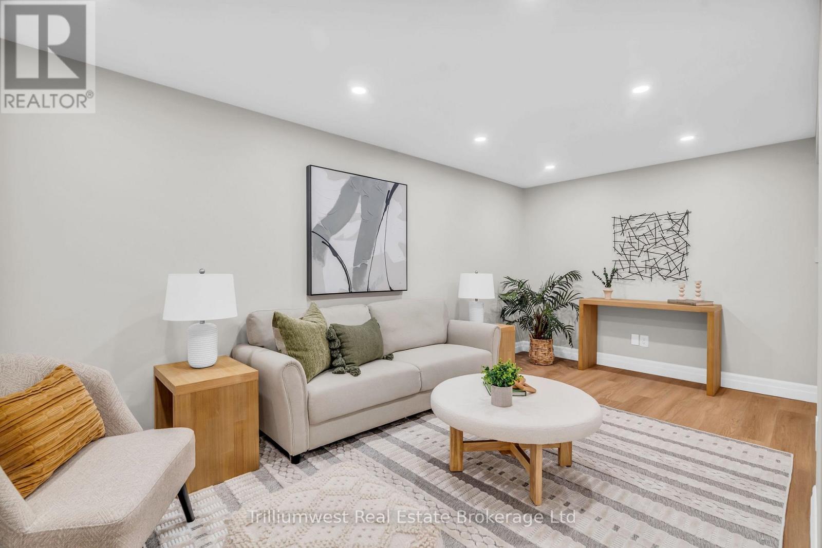 8 Chadwick Avenue, Guelph, Ontario  N1H 3E4 - Photo 33 - X12378033