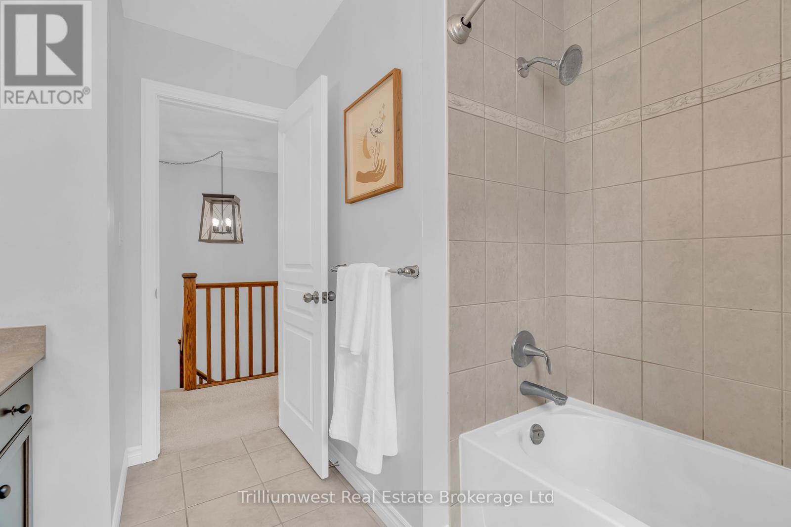 210 Couling Crescent, Guelph, Ontario  N1E 0L4 - Photo 19 - X12378089