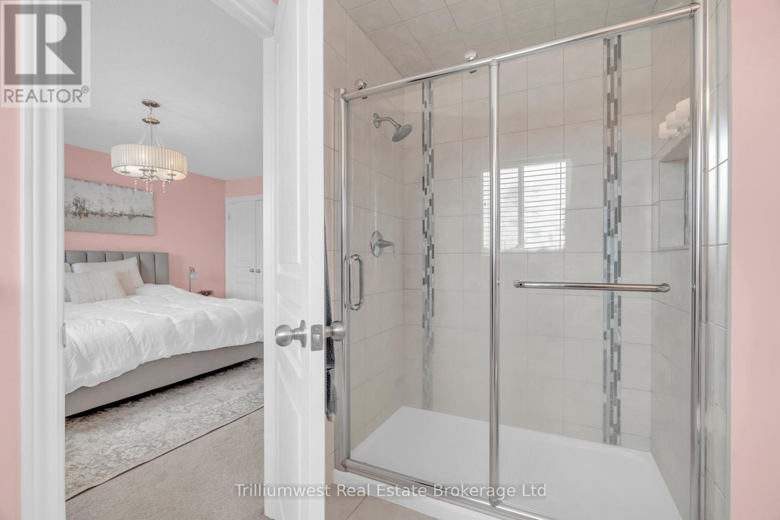 210 Couling Crescent, Guelph, Ontario  N1E 0L4 - Photo 25 - X12378089