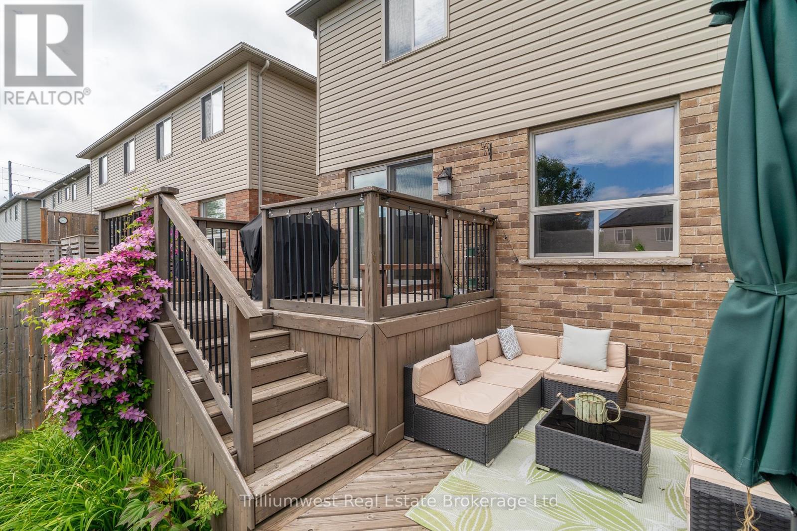 210 Couling Crescent, Guelph, Ontario  N1E 0L4 - Photo 27 - X12378089