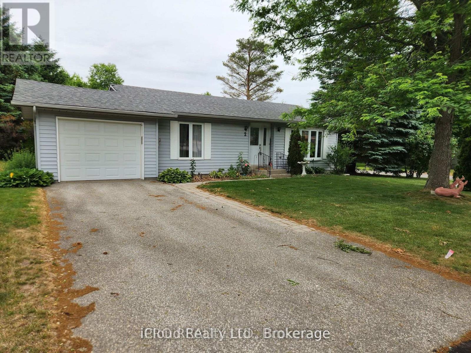 2 Balsam Ct Court S, New Tecumseth, Ontario  L0G 1W0 - Photo 2 - N12365631
