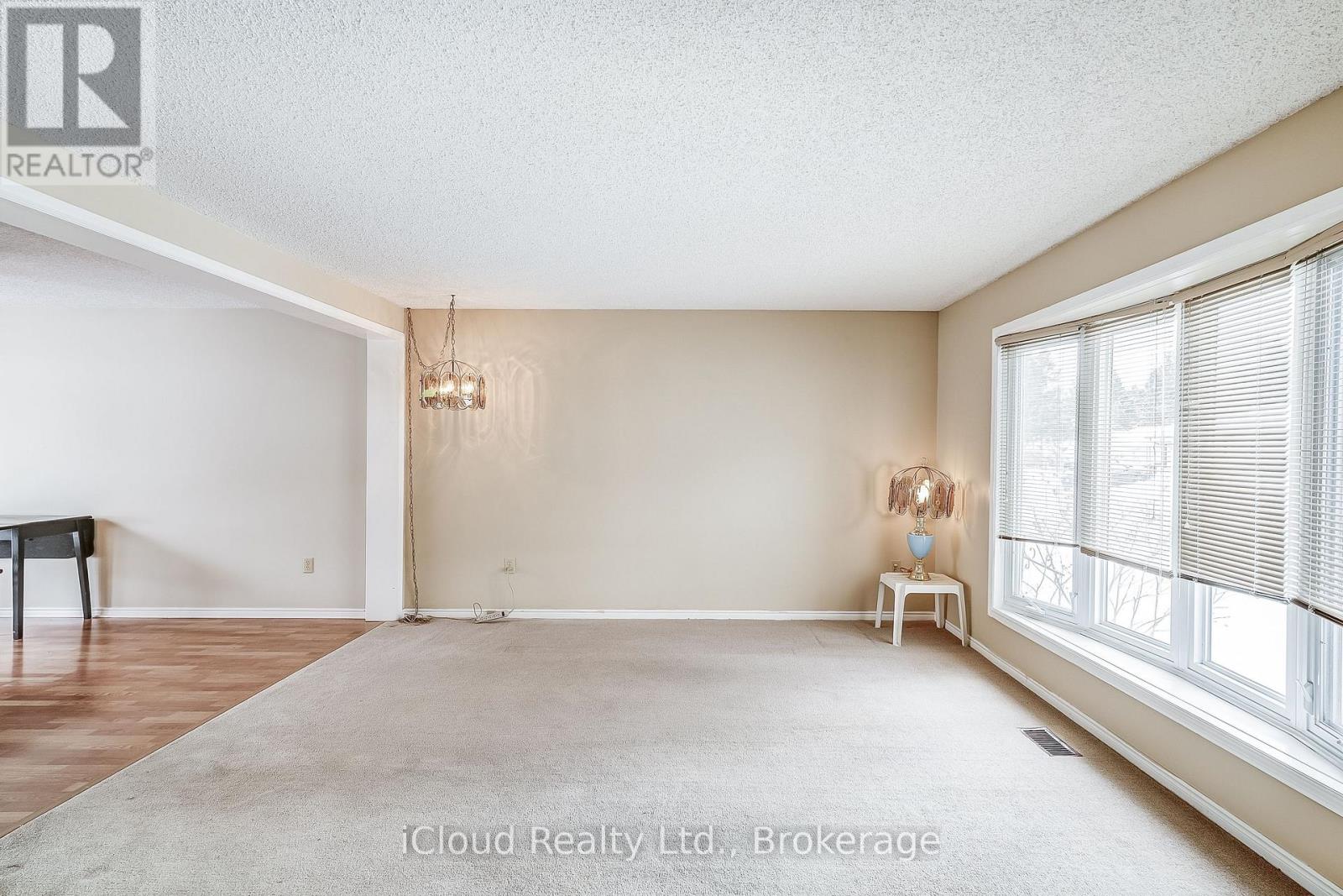 2 Balsam Ct Court S, New Tecumseth, Ontario  L0G 1W0 - Photo 6 - N12365631