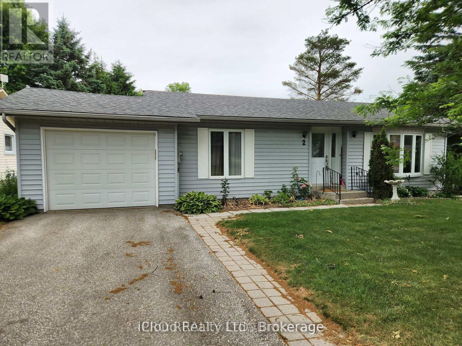 2 Balsam Ct Court S, New Tecumseth, Ontario  L0G 1W0 - Photo 3 - N12365631