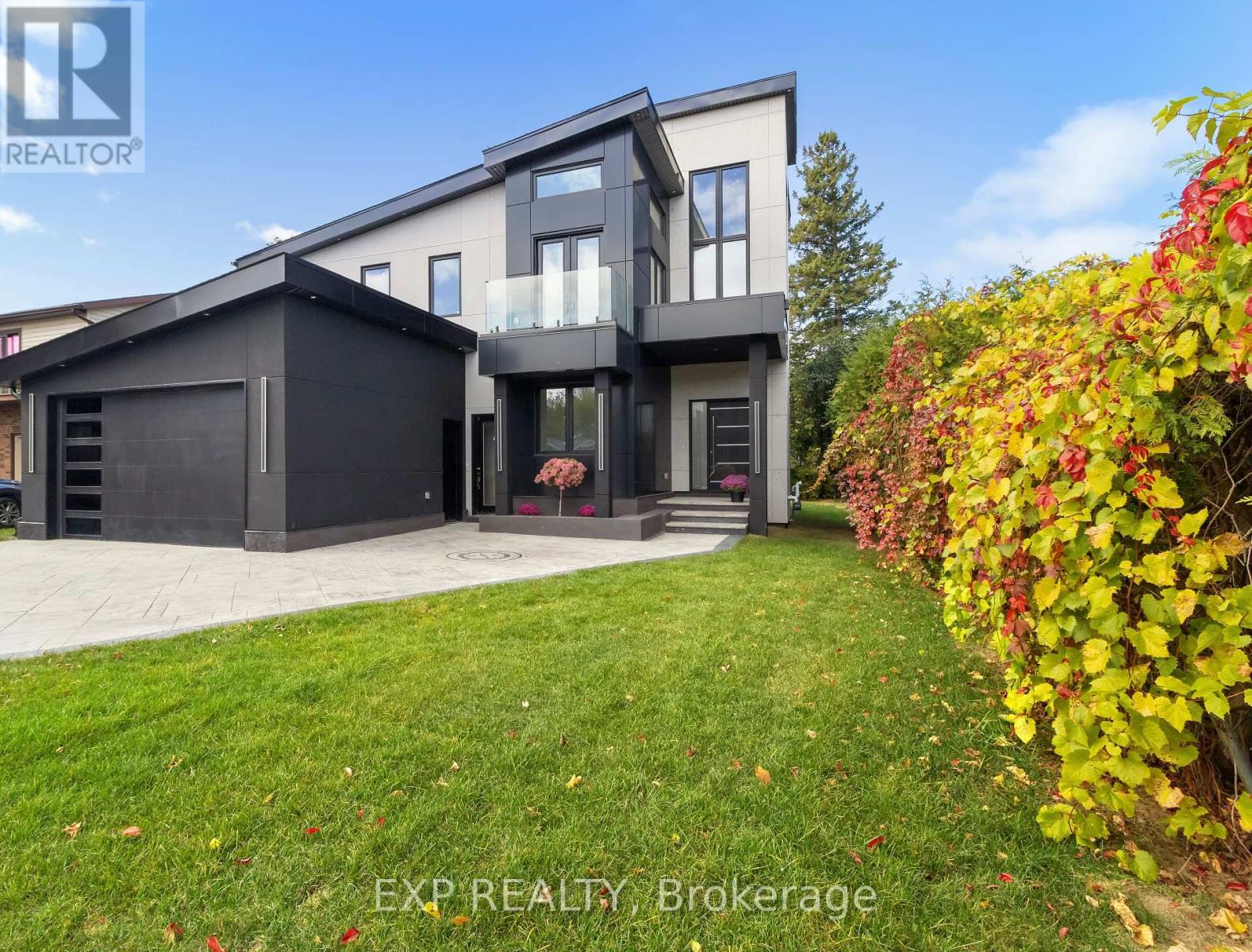 838 Elmwood Street, Georgina, Ontario  L4P 3E9 - Photo 2 - N12377889