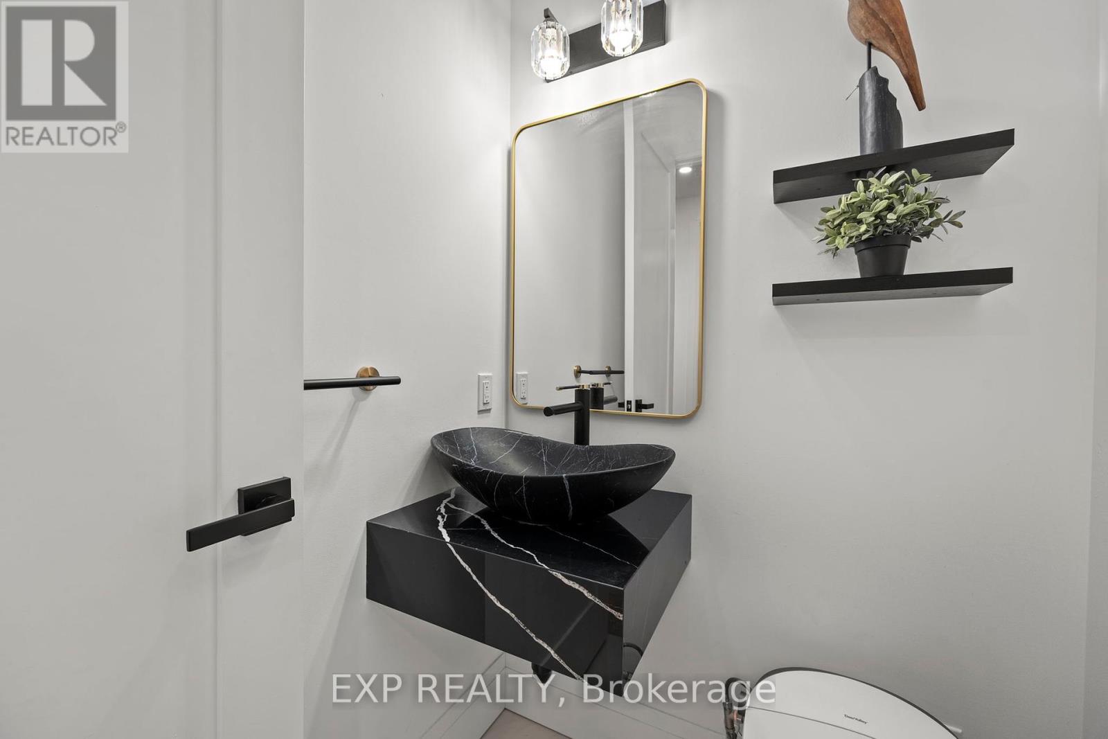 838 Elmwood Street, Georgina, Ontario  L4P 3E9 - Photo 22 - N12377889
