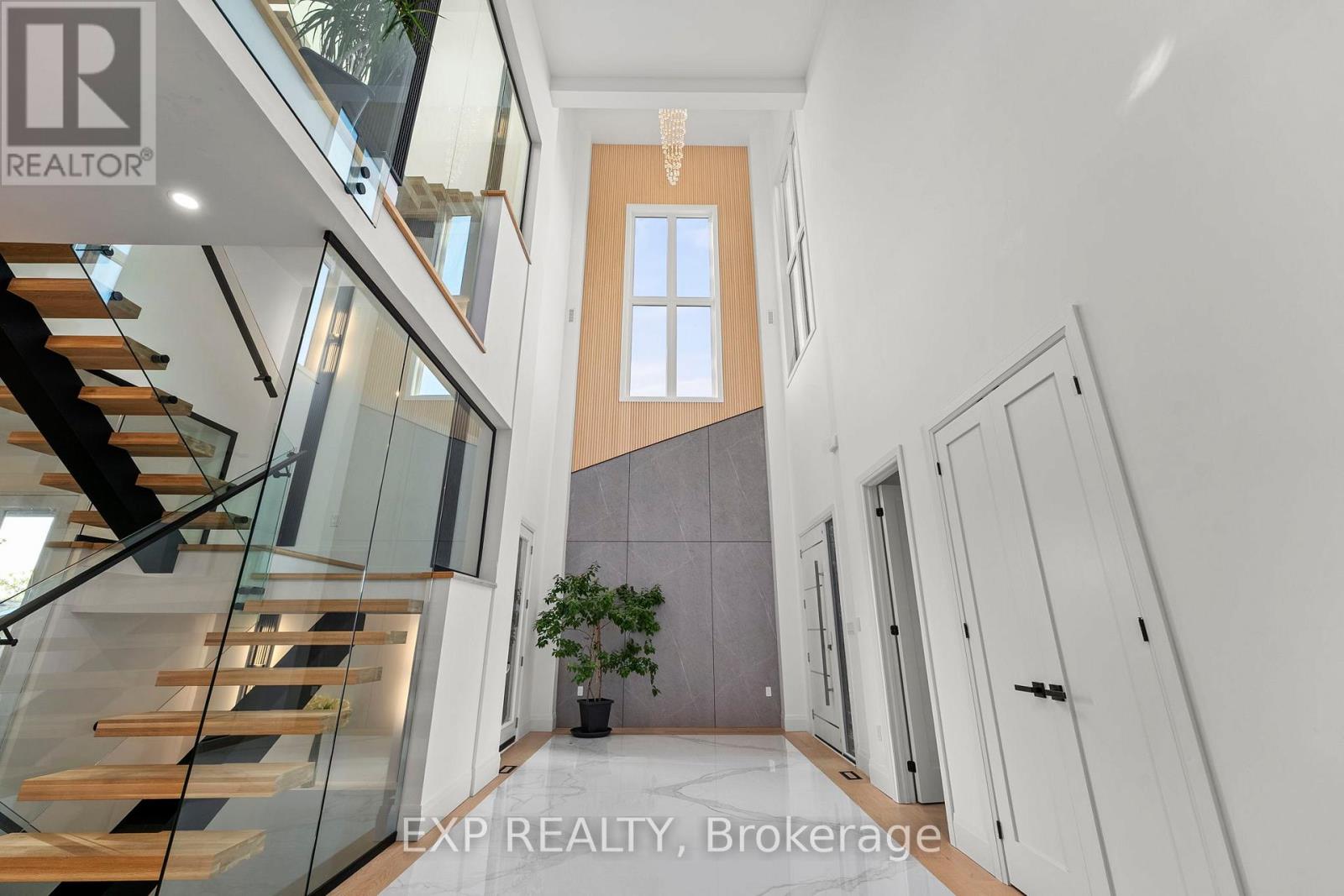 838 Elmwood Street, Georgina, Ontario  L4P 3E9 - Photo 8 - N12377889