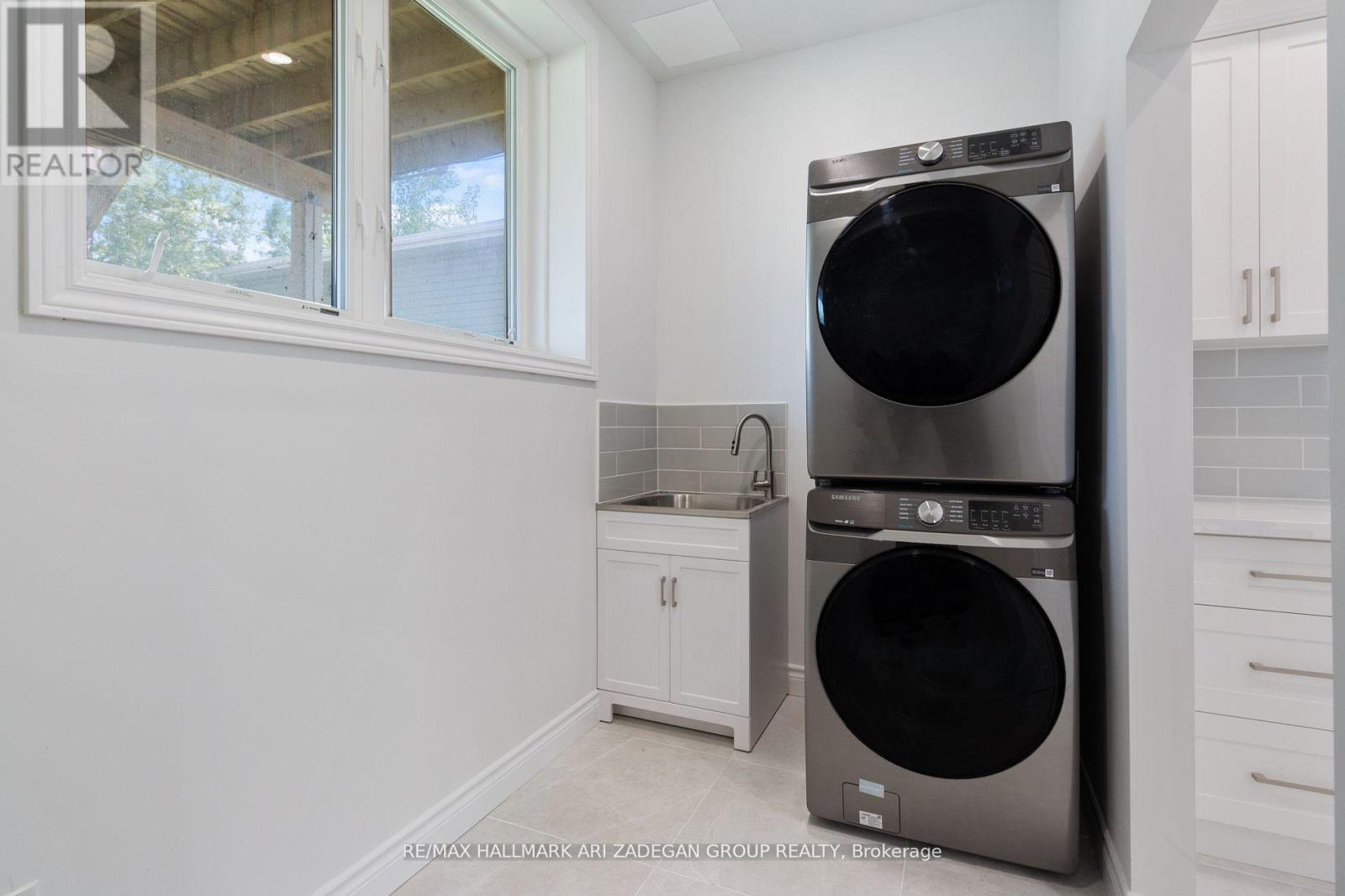 Lower - 177 The Queensway S, Georgina, Ontario  L4P 2A3 - Photo 16 - N12377956