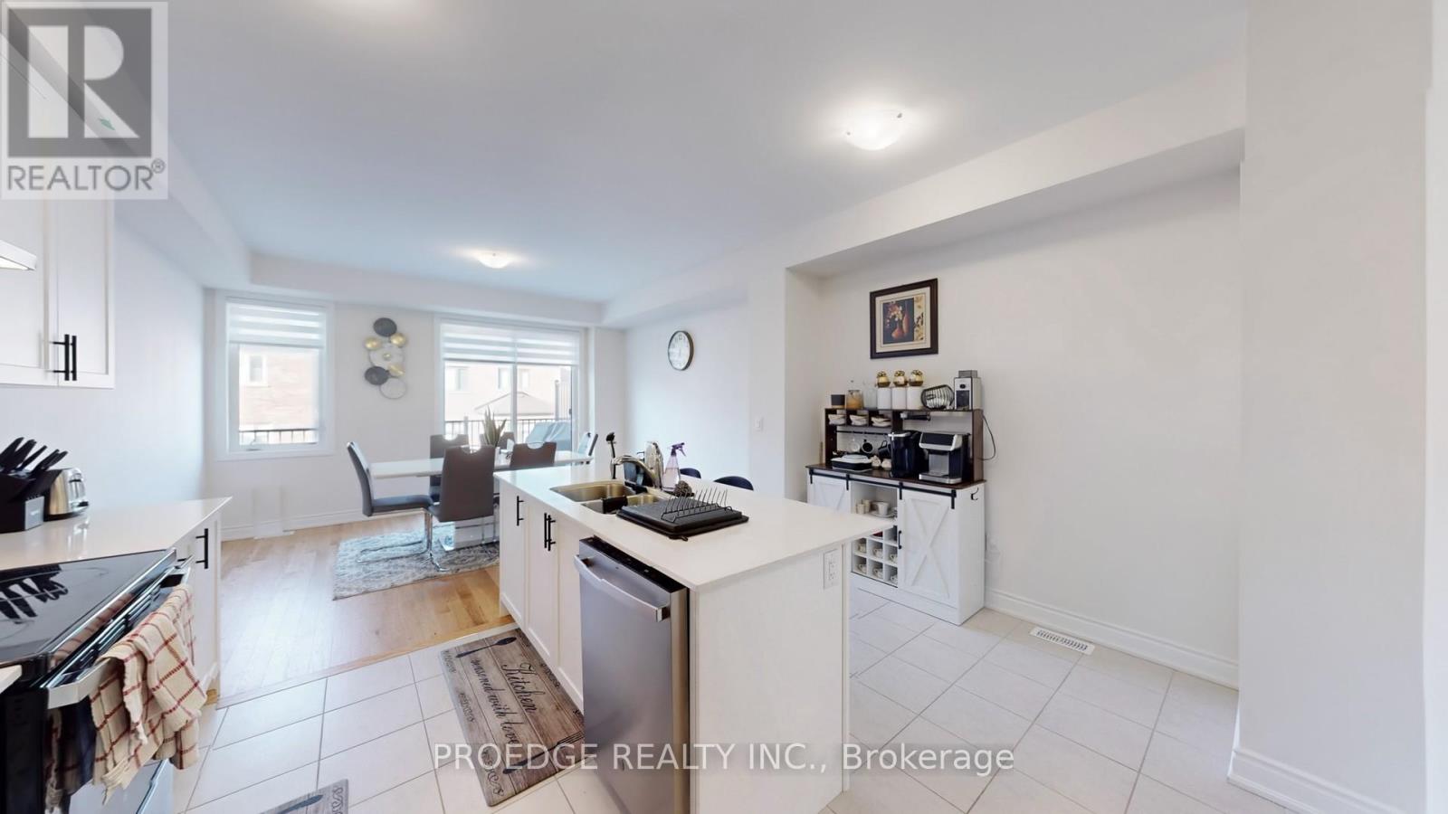 3227 Sixth Line, Oakville (Go Glenorchy), Ontario  L6H 0V9 - Photo 7 - W12377877