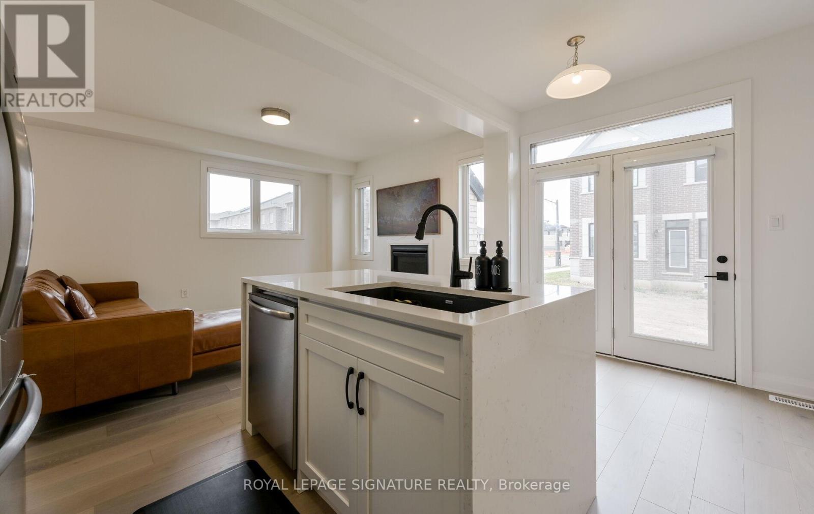 1175 Milland Drive, Oakville, Ontario  L6H 3X1 - Photo 20 - W12377891