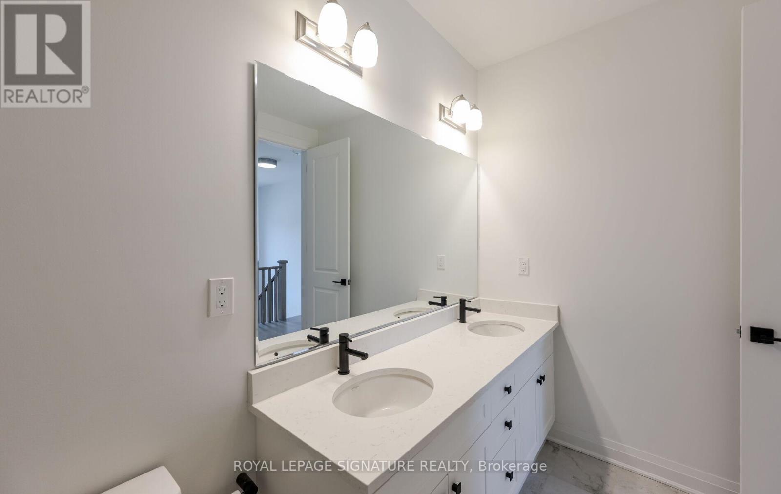 1175 Milland Drive, Oakville, Ontario  L6H 3X1 - Photo 41 - W12377891