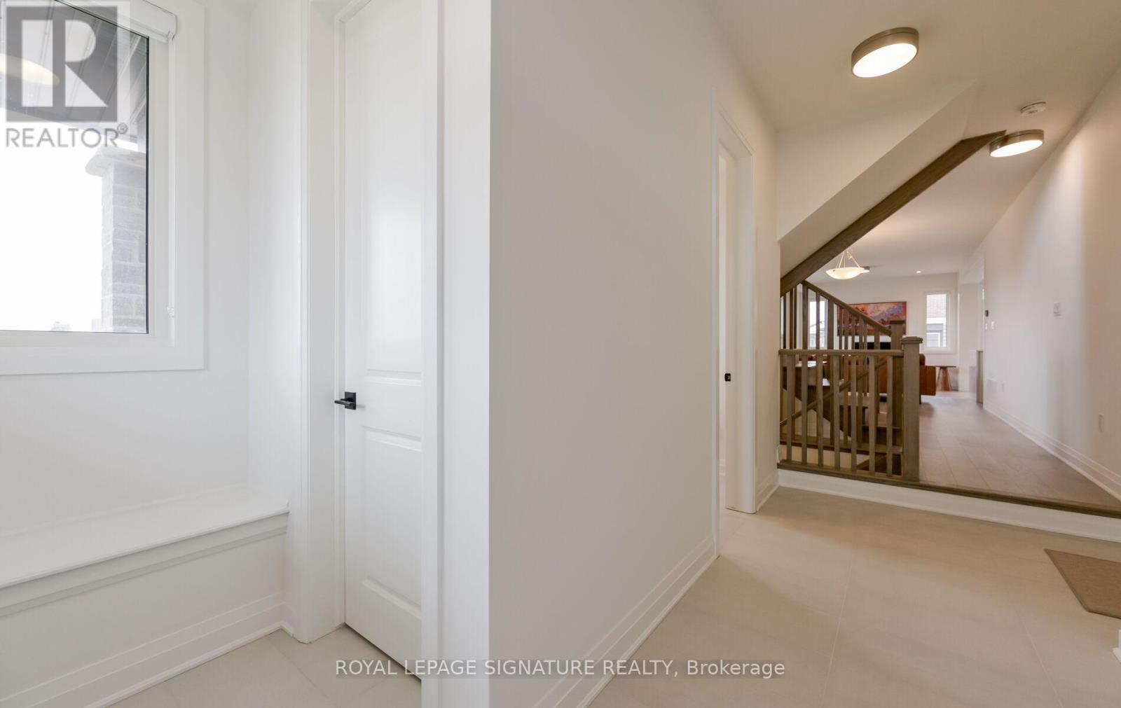 1175 Milland Drive, Oakville, Ontario  L6H 3X1 - Photo 5 - W12377891