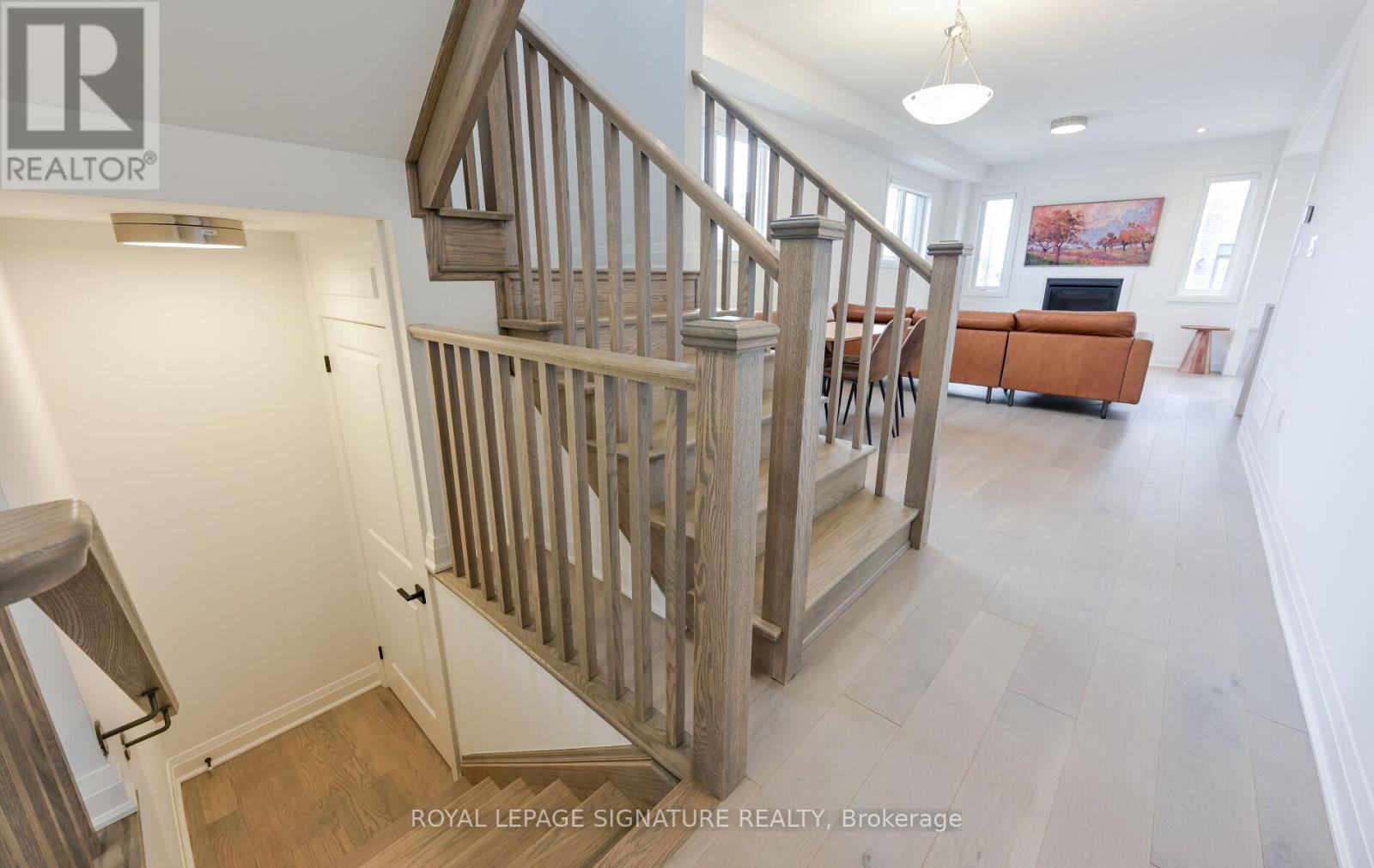 1175 Milland Drive, Oakville, Ontario  L6H 3X1 - Photo 6 - W12377891