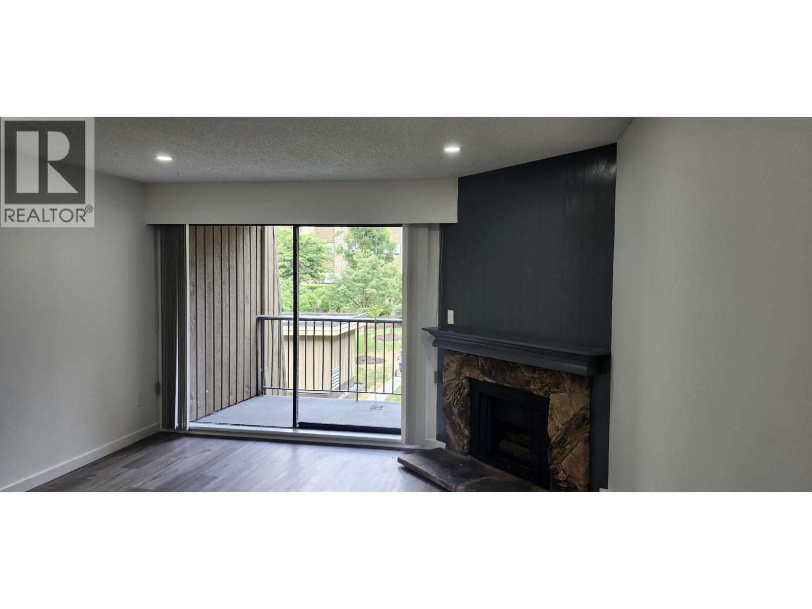 201 9101 Horne Street, Burnaby, British Columbia  V3N 4M3 - Photo 3 - R3033850