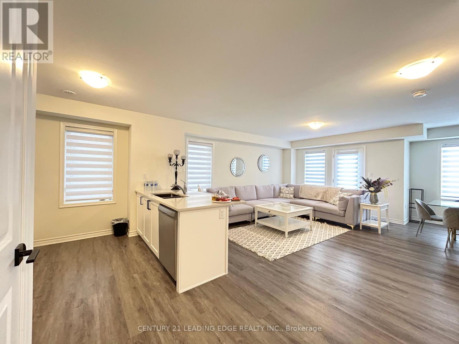 3378 Swordbill Street, Pickering, Ontario  L0H 1J0 - Photo 7 - E12377595