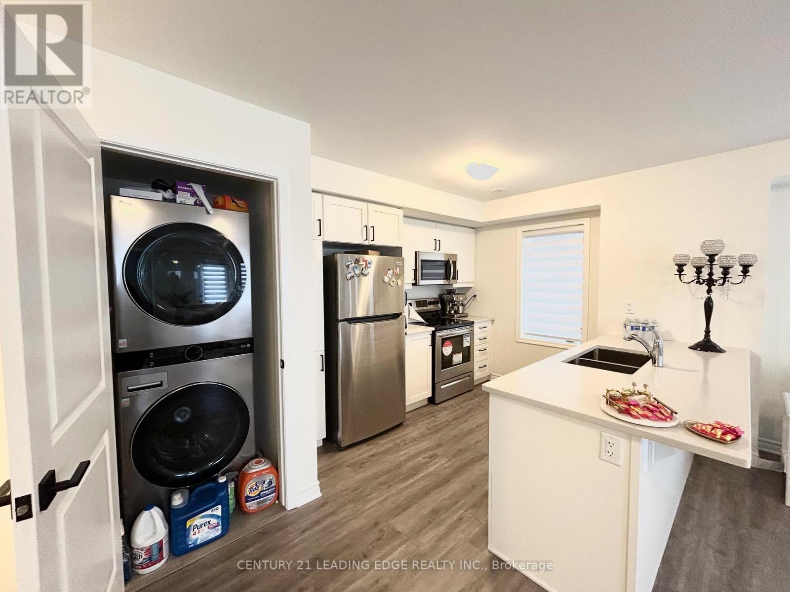 3378 Swordbill Street, Pickering, Ontario  L0H 1J0 - Photo 8 - E12377595