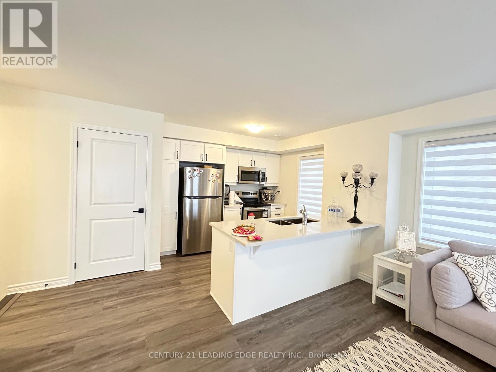 3378 Swordbill Street, Pickering, Ontario  L0H 1J0 - Photo 9 - E12377595