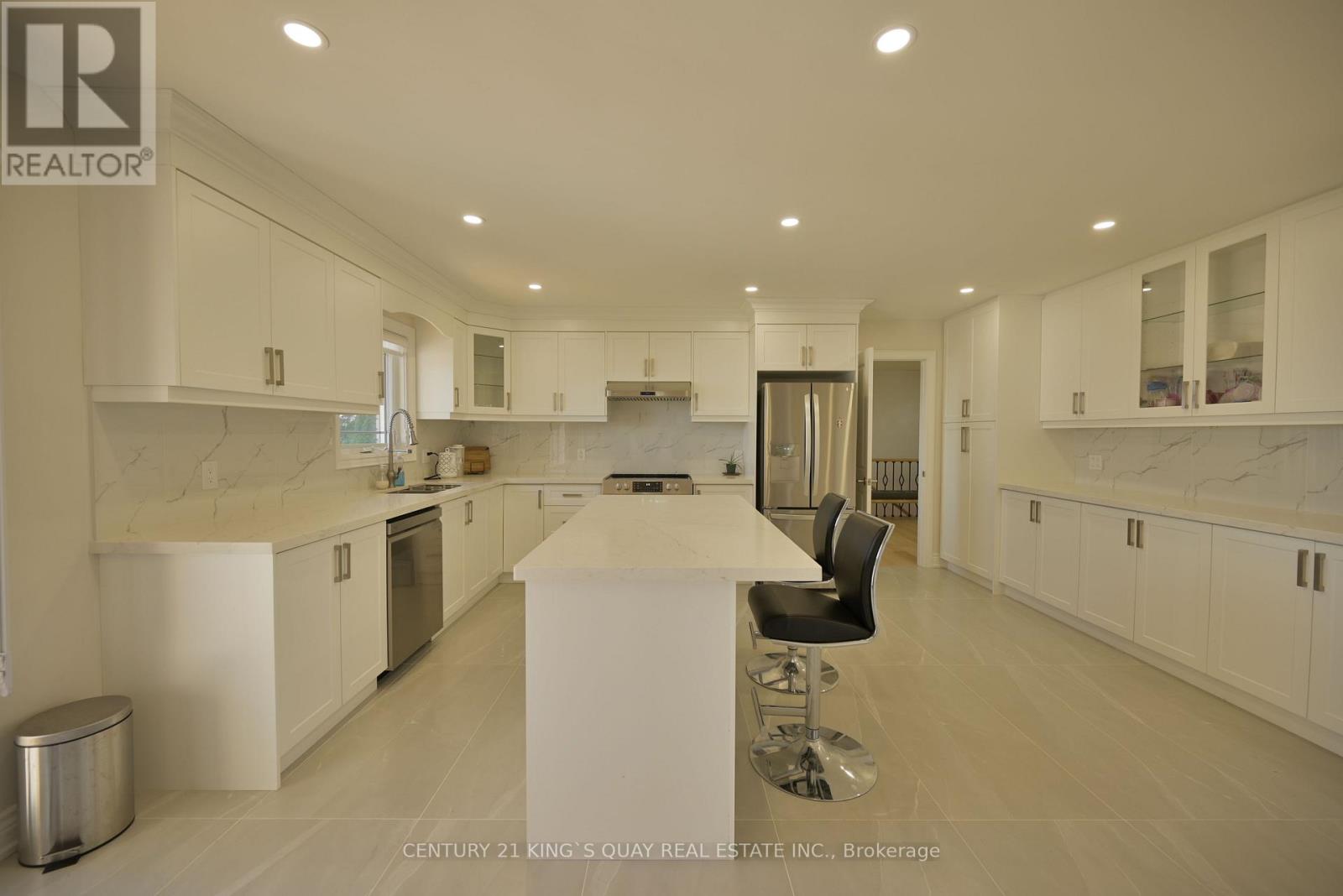 88 Bayshore Drive, Ramara, Ontario  L0K 1B0 - Photo 8 - S12377318
