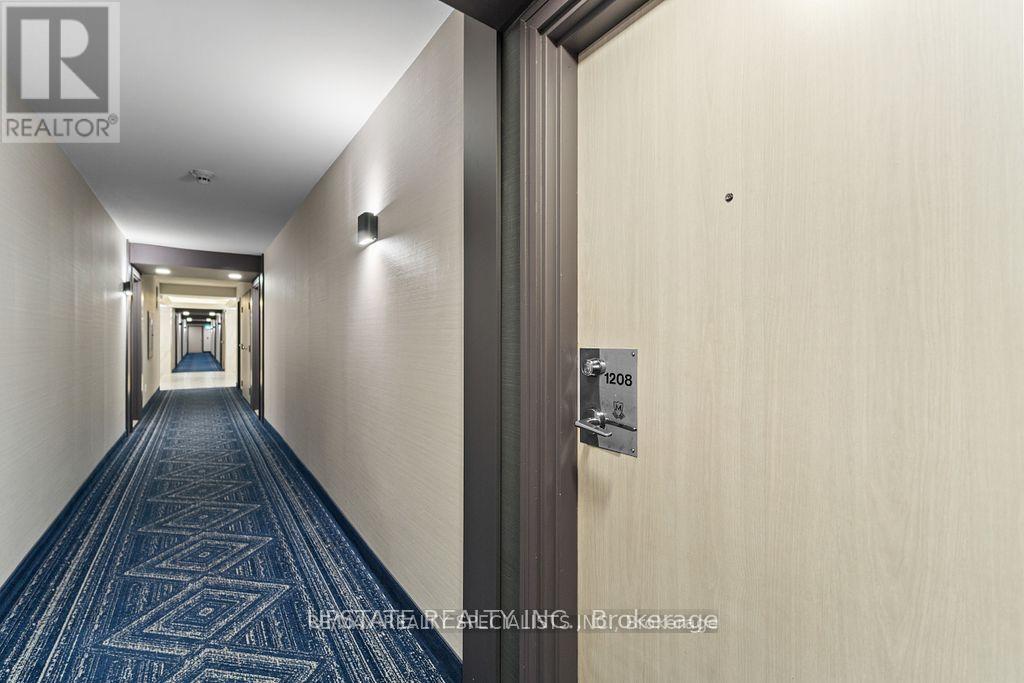 1208 - 325 Webb Drive, Mississauga (City Centre), Ontario  L5B 3Z9 - Photo 10 - W12287019
