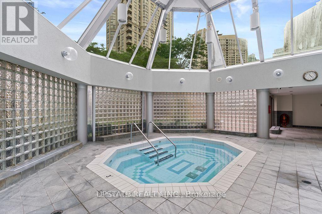 1208 - 325 Webb Drive, Mississauga (City Centre), Ontario  L5B 3Z9 - Photo 29 - W12287019