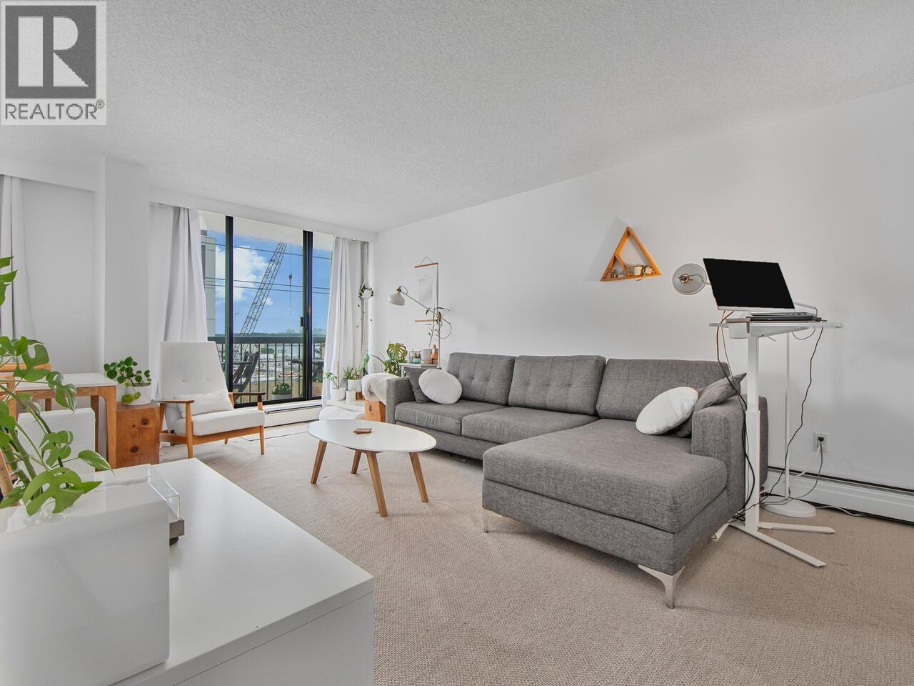 407 145 ST. GEORGES AVENUE, North Vancouver, British Columbia