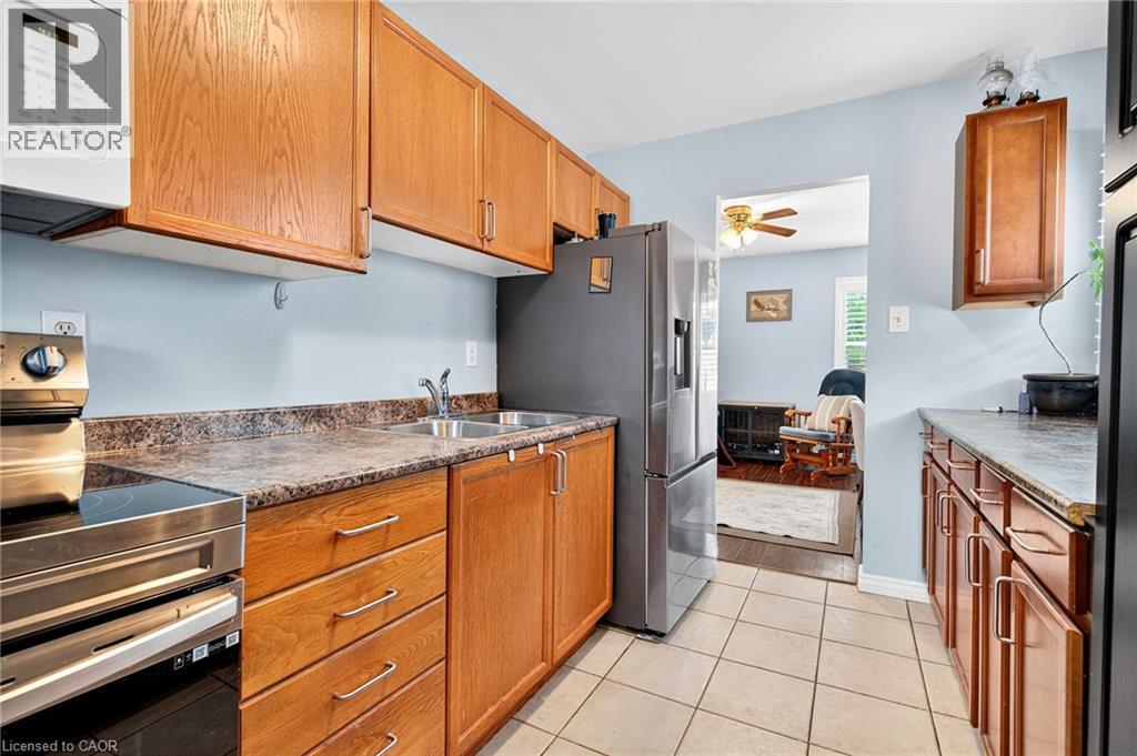 15 Donald Avenue, Dundas, Ontario  L9H 1E9 - Photo 9 - 40762459