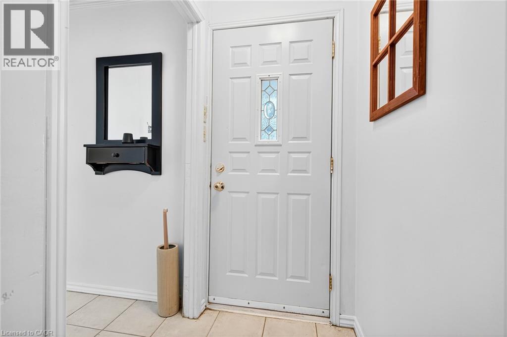 15 Donald Avenue, Dundas, Ontario  L9H 1E9 - Photo 4 - 40762459