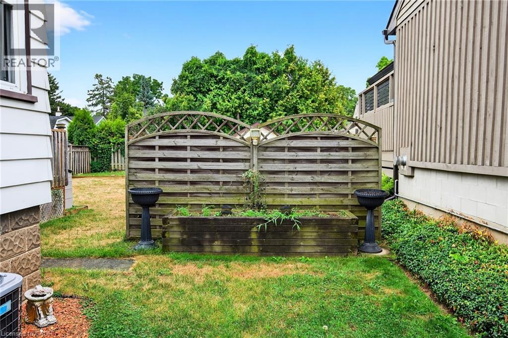15 Donald Avenue, Dundas, Ontario  L9H 1E9 - Photo 38 - 40762459